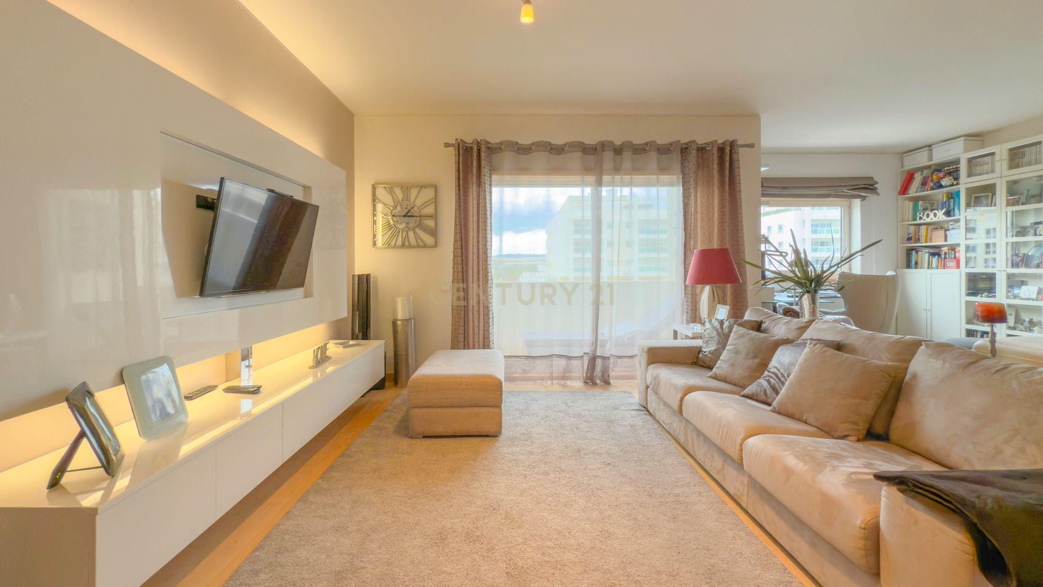 Magnifico apartamento T3 no Fórum Oeiras, com terraço privado 40m2, boa exposição solar, boas áreas e com tudo perto de si! - Image 12