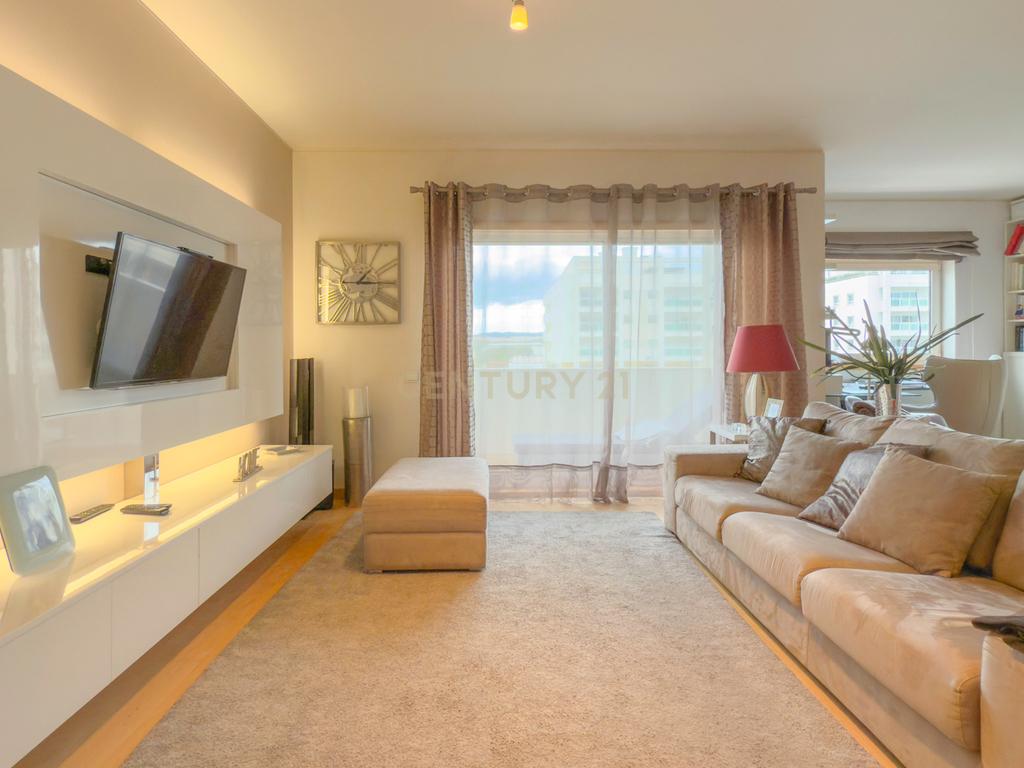 Magnifico apartamento T3 no Fórum Oeiras, com terraço privado 40m2, boa exposição solar, boas áreas e com tudo perto de si! - Image 12