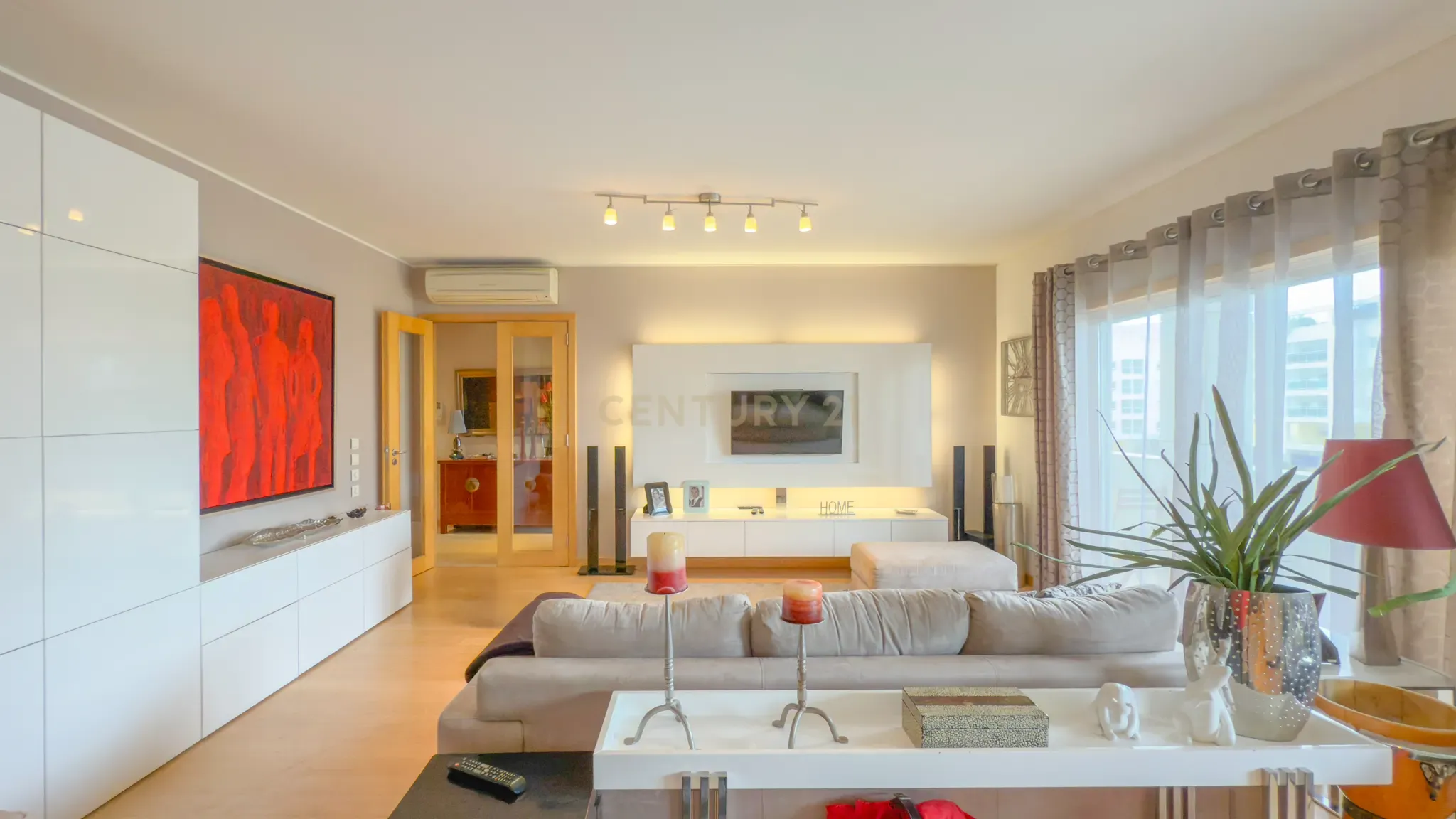 Magnifico apartamento T3 no Fórum Oeiras, com terraço privado 40m2, boa exposição solar, boas áreas e com tudo perto de si! - Image 3