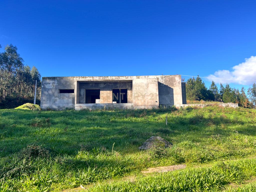 Moradia em construção com 286m2 e 9.400m2 de terreno em Souto de Lafões, Oliveira de Frades - Image 5