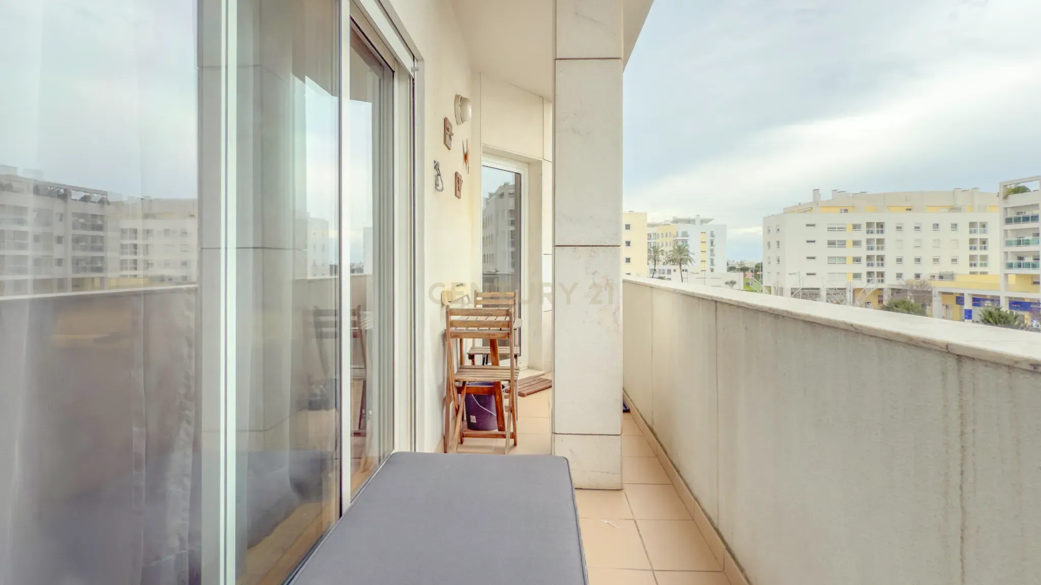 Magnifico apartamento T3 no Fórum Oeiras, com terraço privado 40m2, boa exposição solar, boas áreas e com tudo perto de si! - Image 18