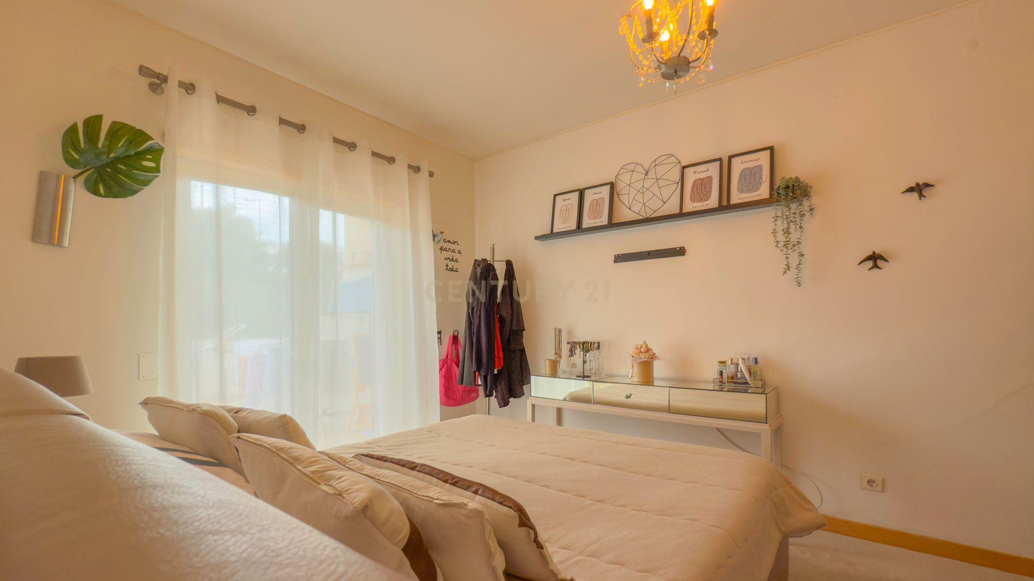 Magnifico apartamento T3 no Fórum Oeiras, com terraço privado 40m2, boa exposição solar, boas áreas e com tudo perto de si! - Image 44