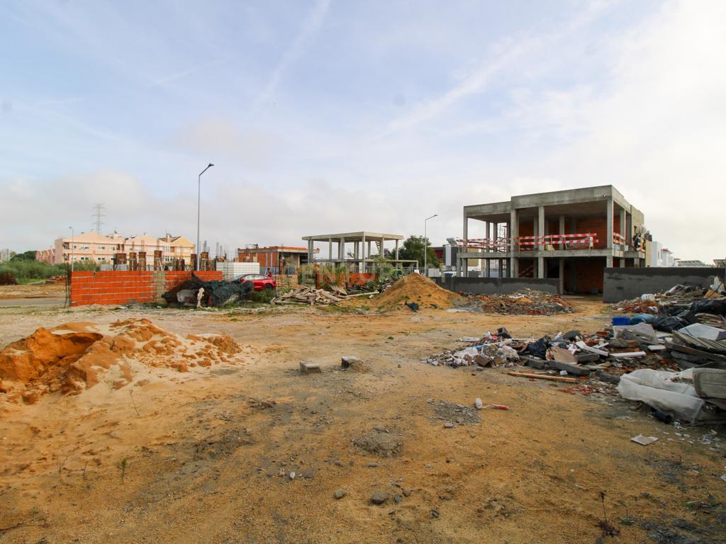 Lote de terreno de 200m2 para construção de Moradia em Palmela Aires - Image 8