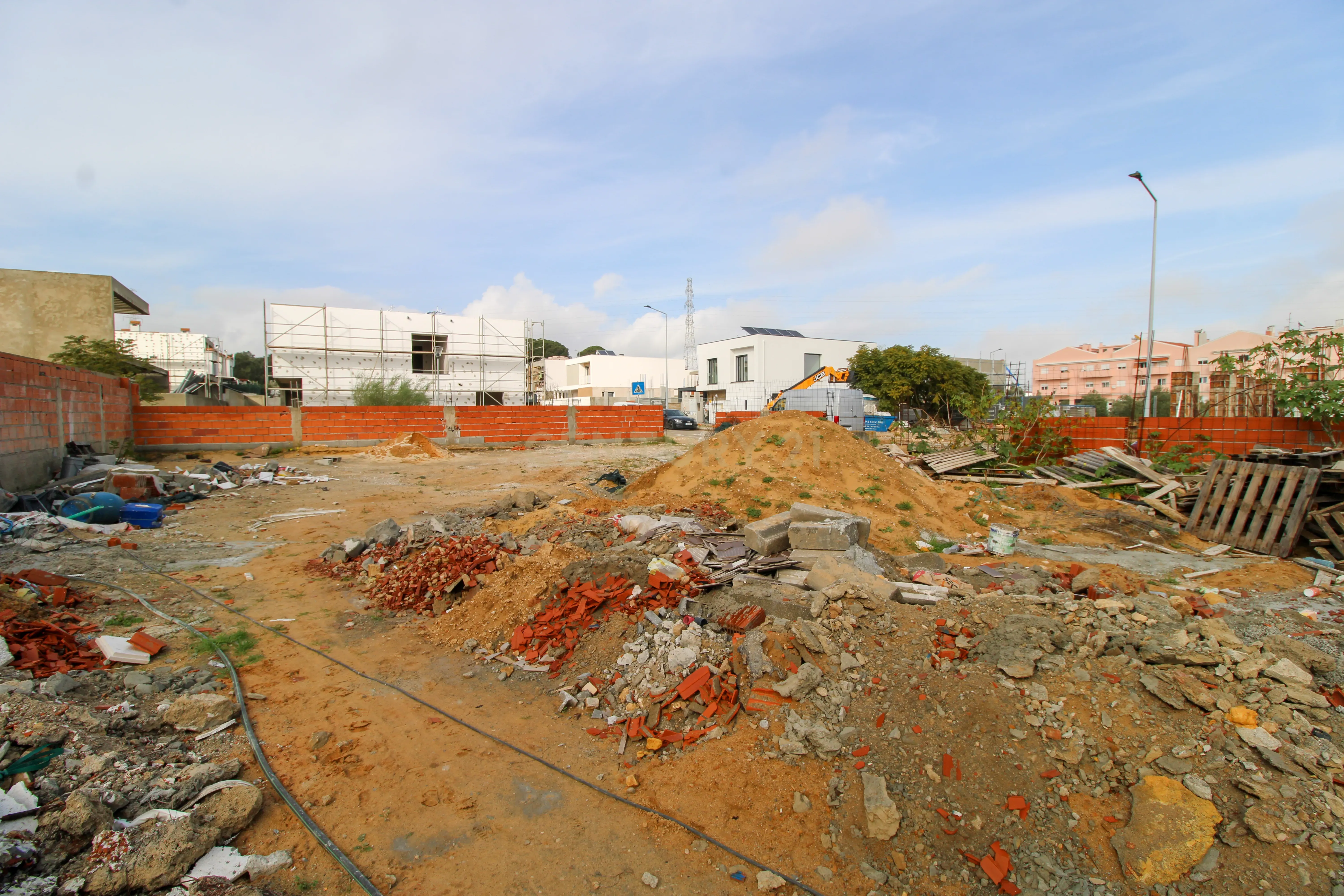 Lote de terreno de 200m2 para construção de Moradia em Palmela Aires - Image 9