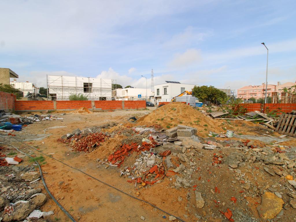 Lote de terreno de 200m2 para construção de Moradia em Palmela Aires - Image 9