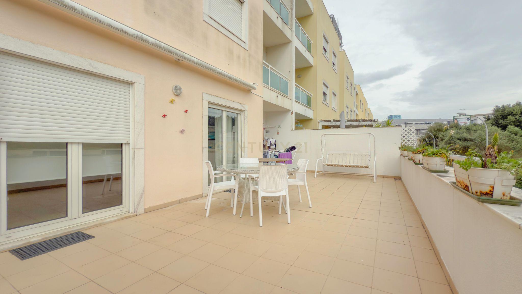 Magnifico apartamento T3 no Fórum Oeiras, com terraço privado 40m2, boa exposição solar, boas áreas e com tudo perto de si! - Image 58