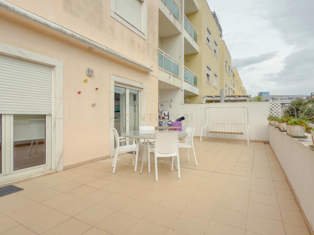 Magnifico apartamento T3 no Fórum Oeiras, com terraço privado 40m2, boa exposição solar, boas áreas e com tudo perto de si! - Image 58