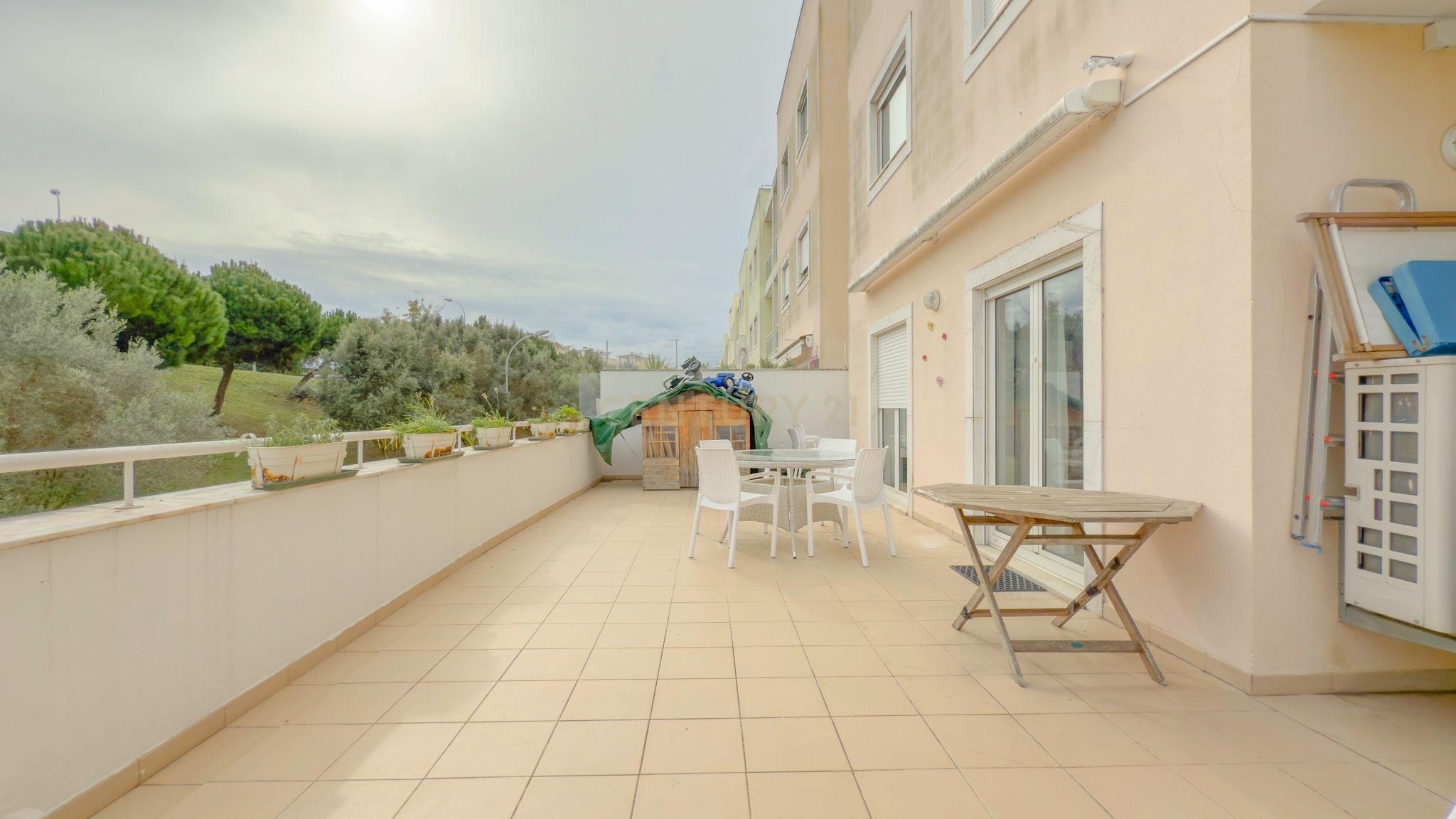 Magnifico apartamento T3 no Fórum Oeiras, com terraço privado 40m2, boa exposição solar, boas áreas e com tudo perto de si! - Image 60