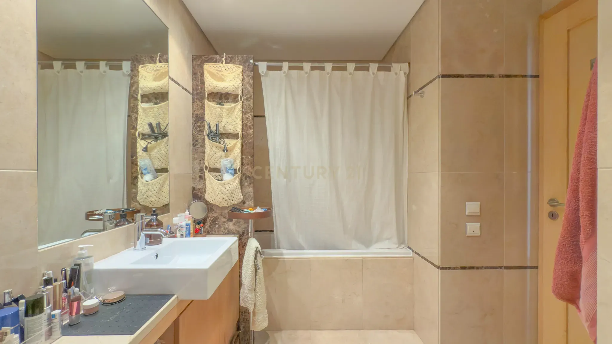 Magnifico apartamento T3 no Fórum Oeiras, com terraço privado 40m2, boa exposição solar, boas áreas e com tudo perto de si! - Image 52