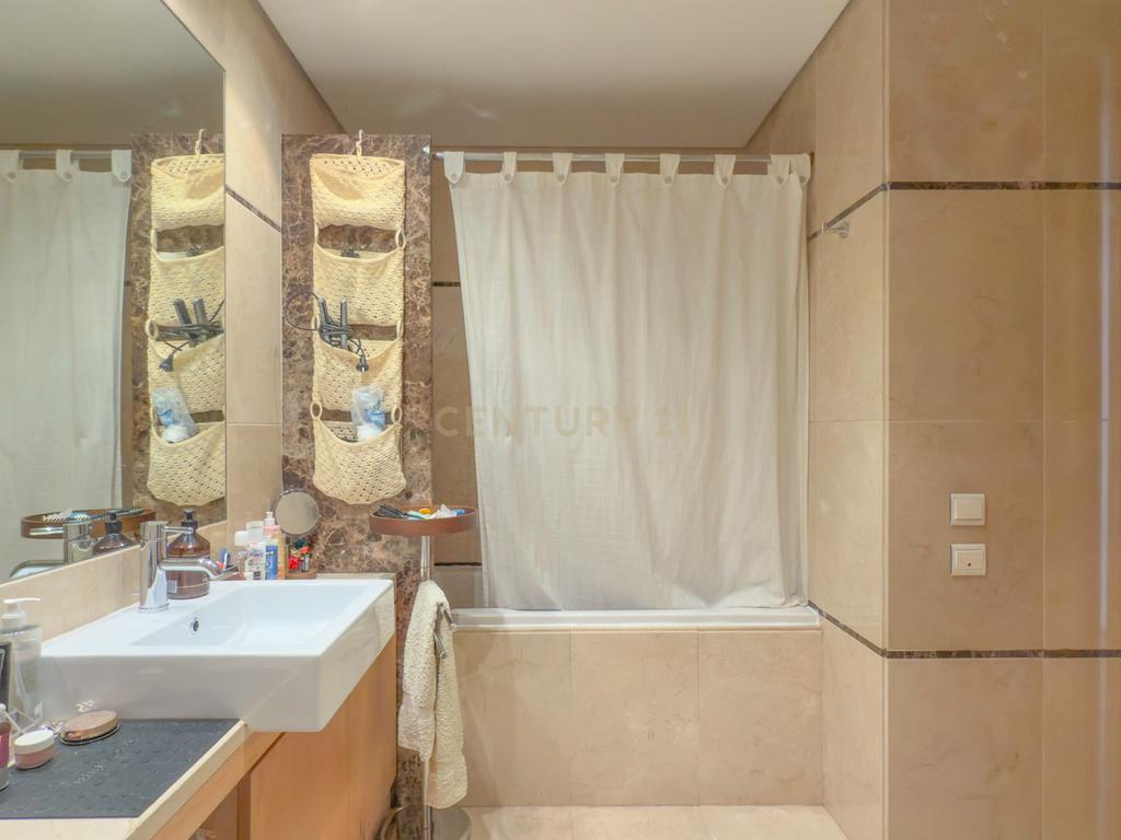 Magnifico apartamento T3 no Fórum Oeiras, com terraço privado 40m2, boa exposição solar, boas áreas e com tudo perto de si! - Image 52