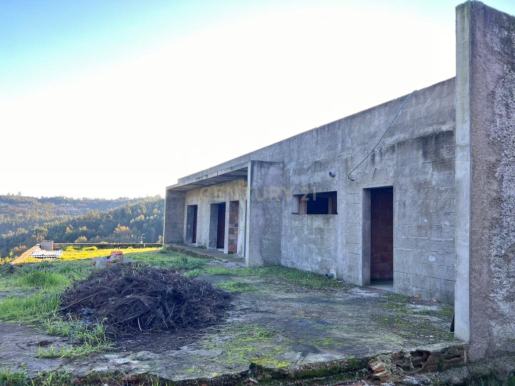 Moradia em construção com 286m2 e 9.400m2 de terreno em Souto de Lafões, Oliveira de Frades - Image 8