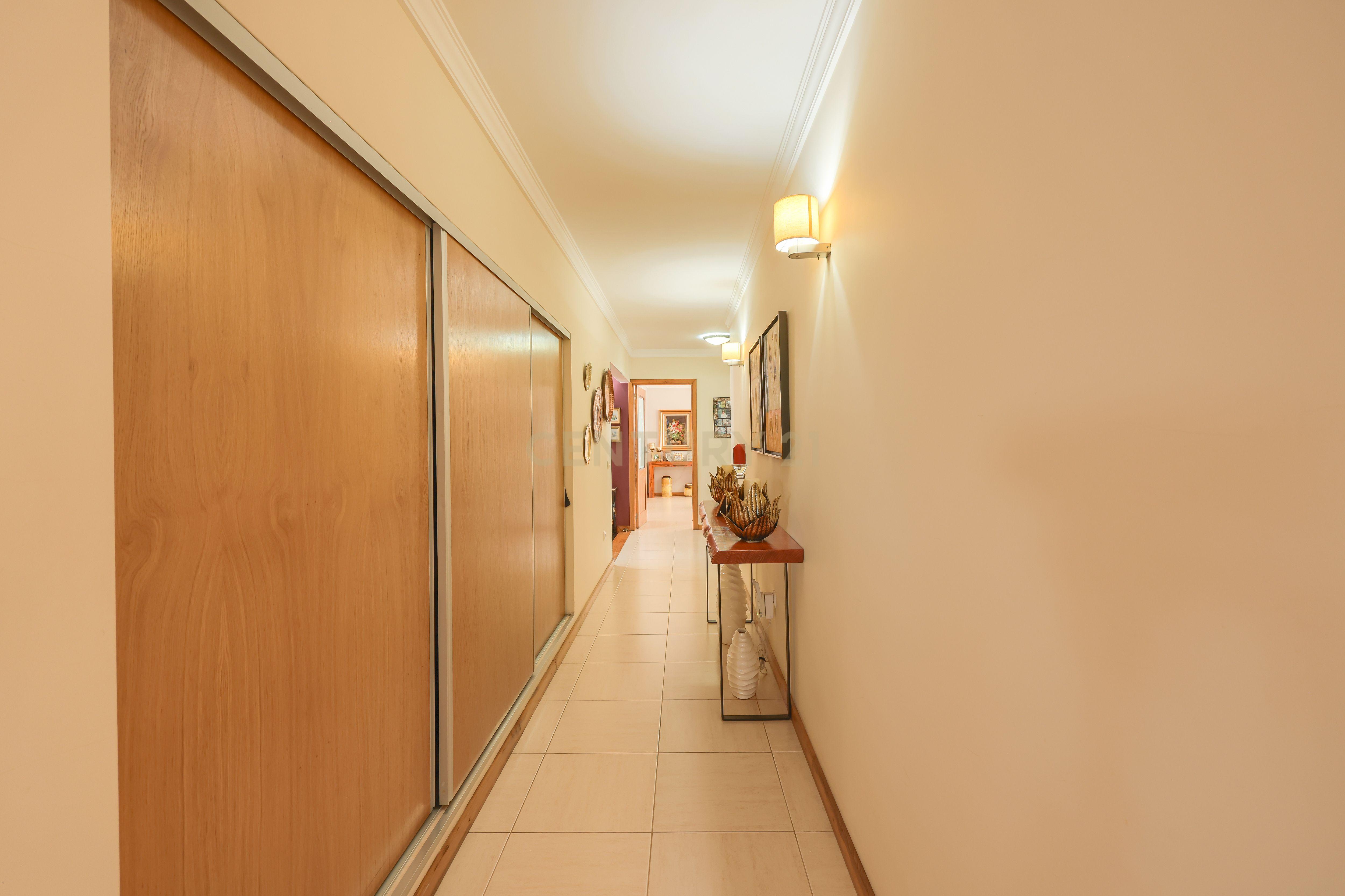 Moradia T5 isolada em Cacia - Image 33