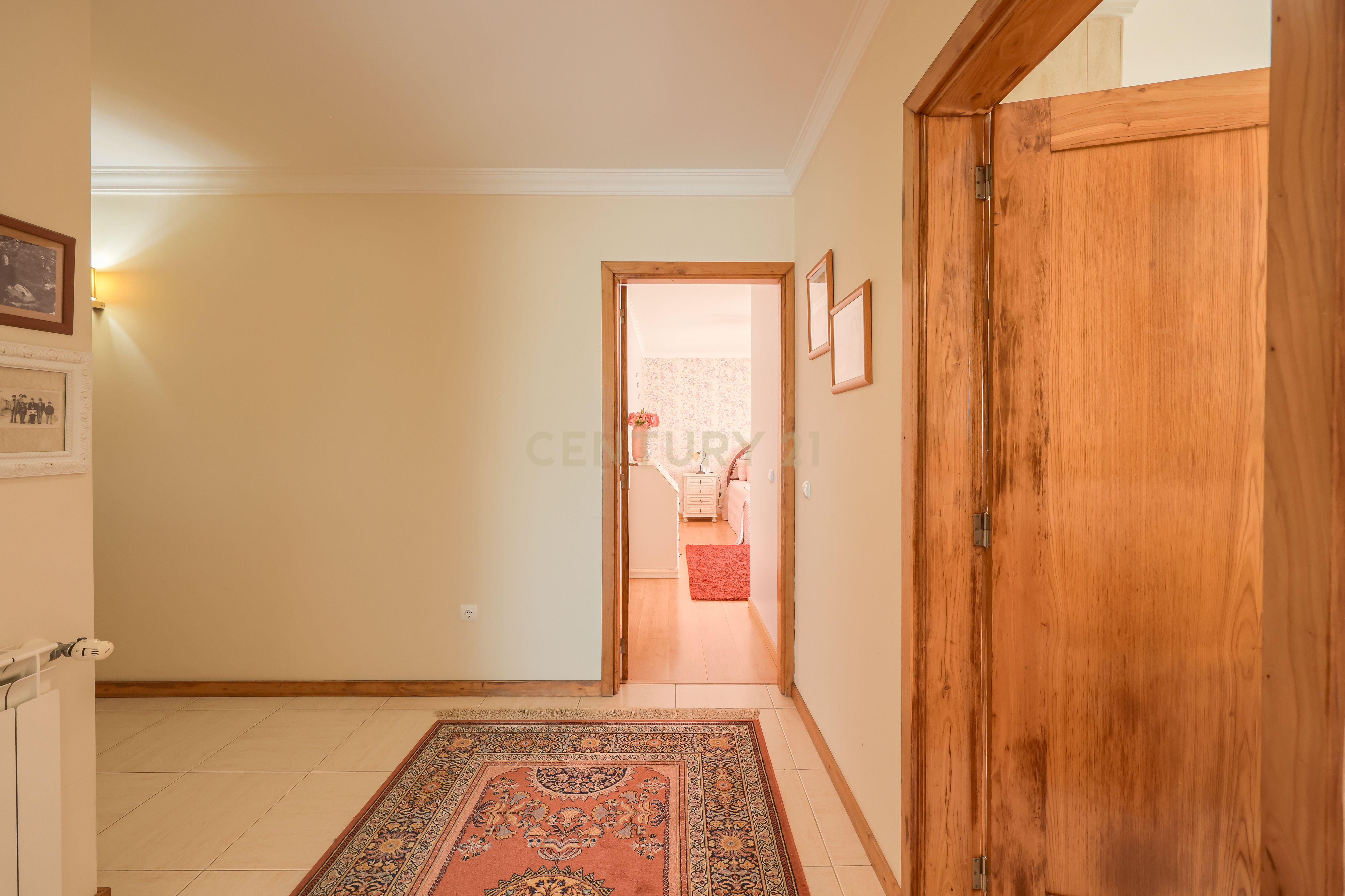 Moradia T5 isolada em Cacia - Image 43