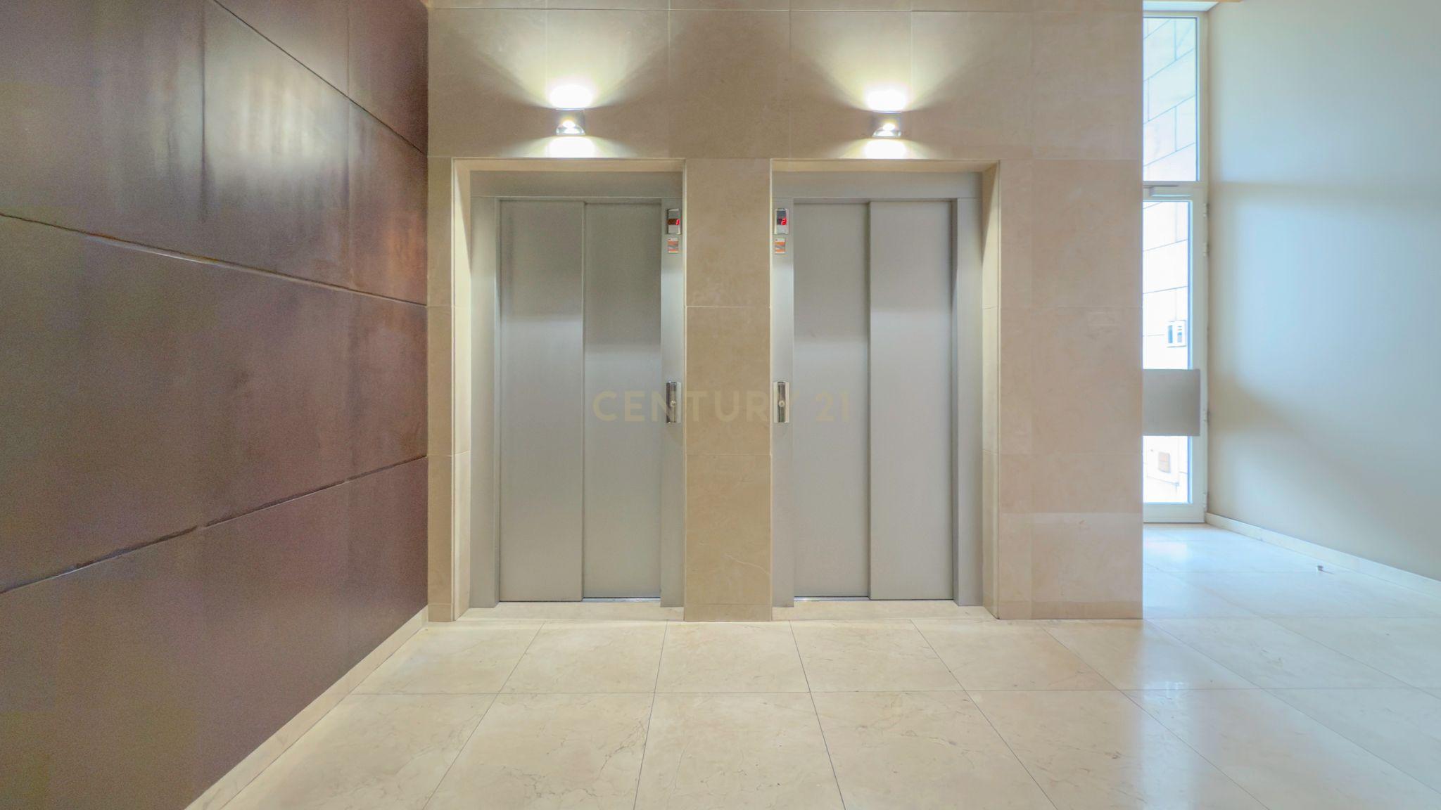 Magnifico apartamento T3 no Fórum Oeiras, com terraço privado 40m2, boa exposição solar, boas áreas e com tudo perto de si! - Image 89