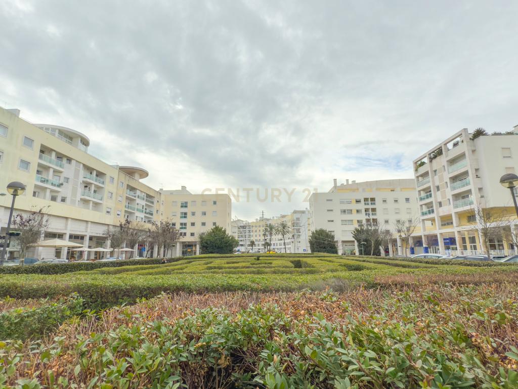 Magnifico apartamento T3 no Fórum Oeiras, com terraço privado 40m2, boa exposição solar, boas áreas e com tudo perto de si! - Image 93