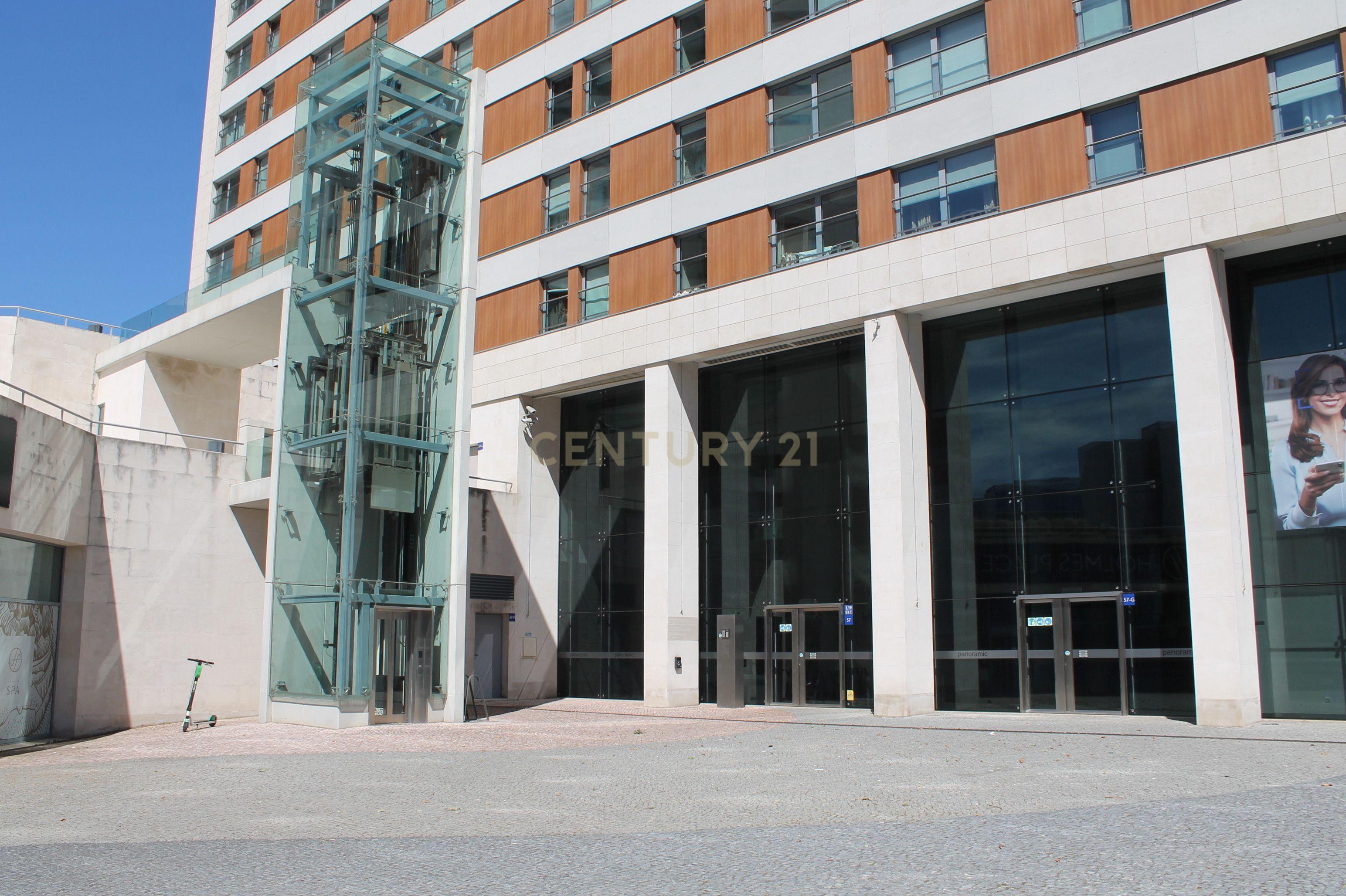 Apartamento T1 vista rio, edifício PANORAMIC, Parque das Nações - Image 21