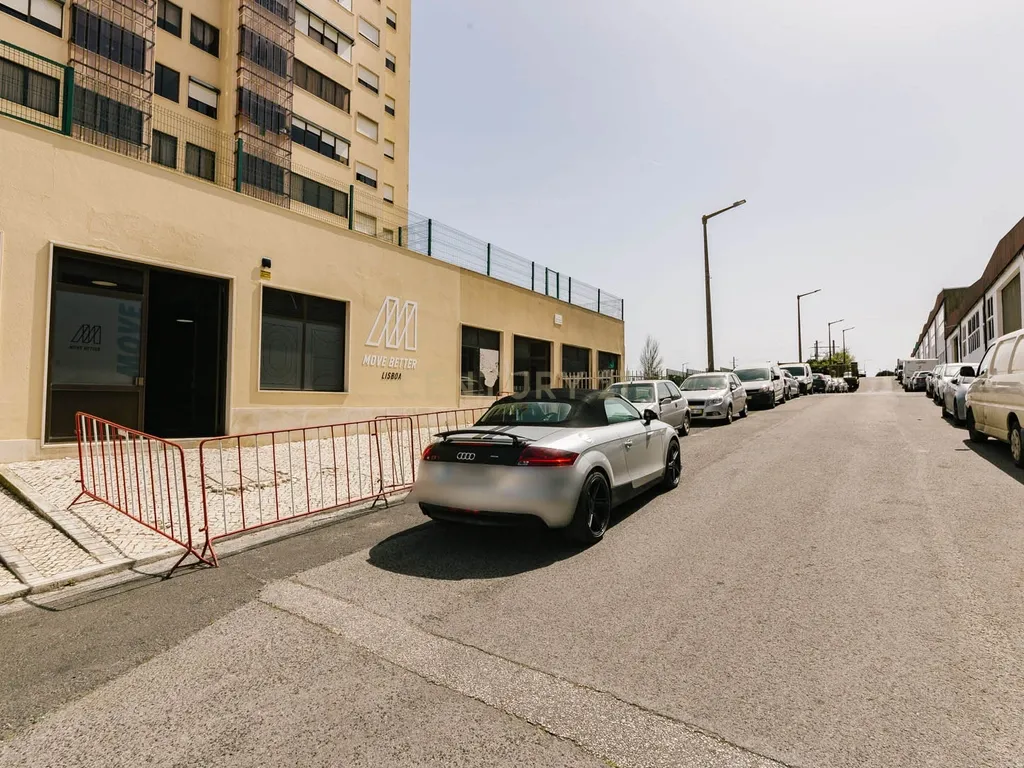 Loja Urbanização Quinta do Património/Sacavém - Image 9