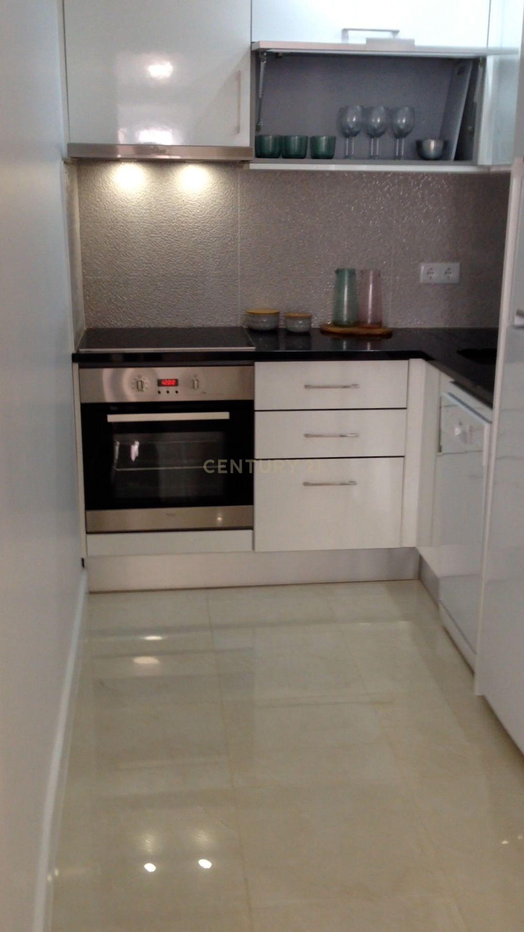 Apartamento T2 na Freguesia de São Vicente, totalmente remodelado. - Image 2