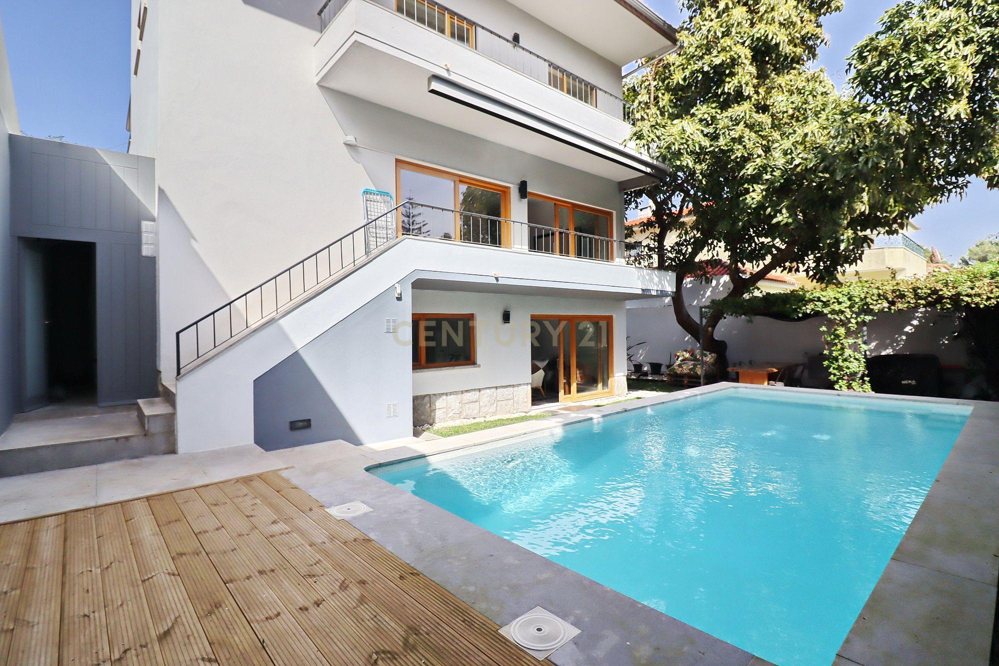 Moradia T5 em Cascais, Bairro do Rosário - Image 1