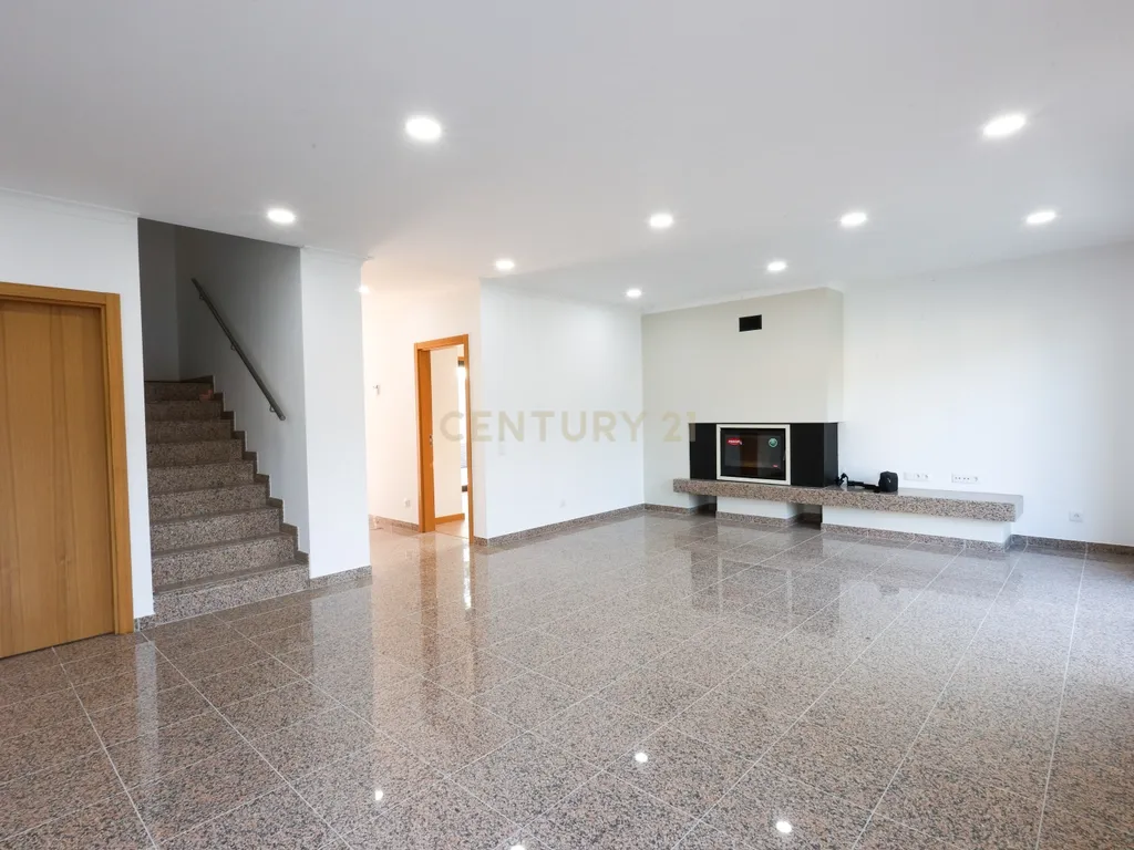 O Refúgio Perfeito no Pinhal da Verdizela – Um Ícone de Luxo, Sofisticação e Versatilidade - Image 49