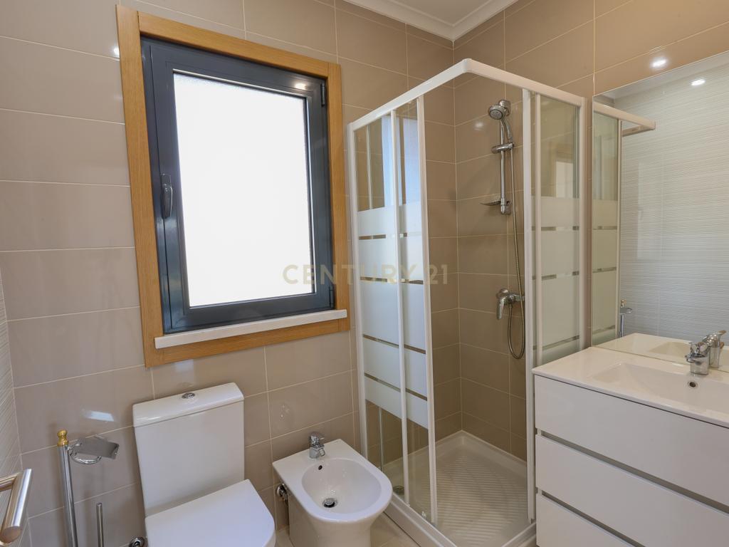 O Refúgio Perfeito no Pinhal da Verdizela – Um Ícone de Luxo, Sofisticação e Versatilidade - Image 21