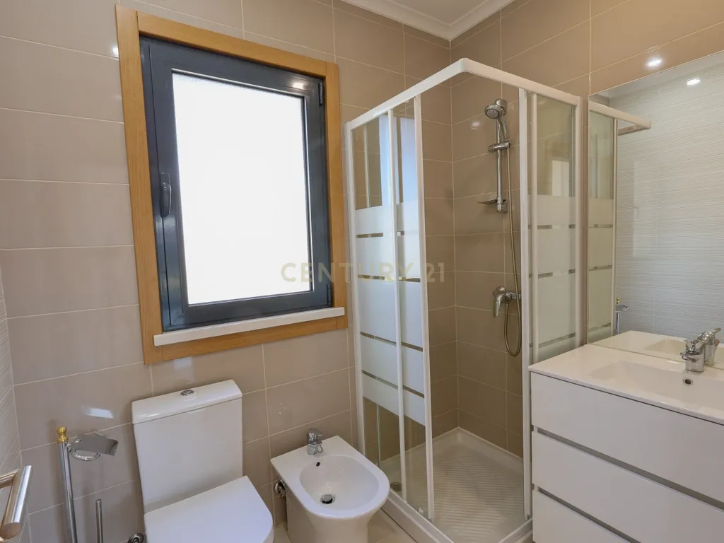 O Refúgio Perfeito no Pinhal da Verdizela – Um Ícone de Luxo, Sofisticação e Versatilidade - Image 21