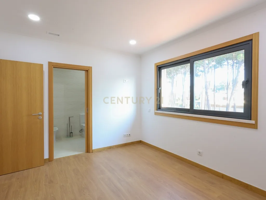 O Refúgio Perfeito no Pinhal da Verdizela – Um Ícone de Luxo, Sofisticação e Versatilidade - Image 15