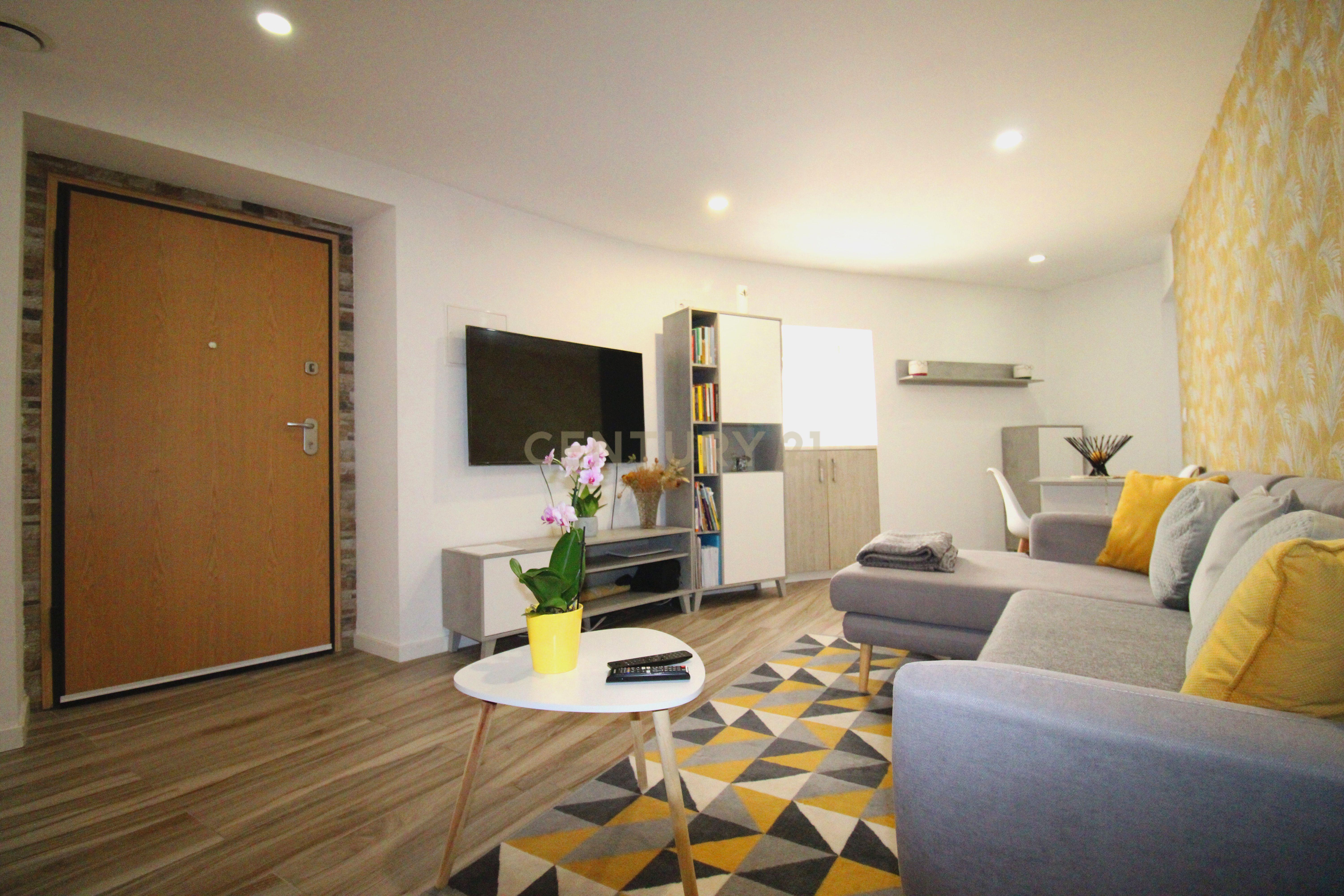 Moradia T1+1 em Arrentela ( Junto á Baía do Seixal) - Image 1