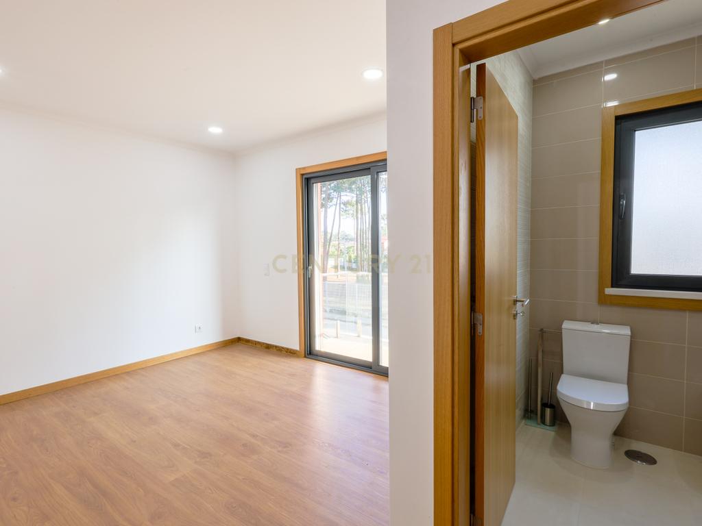 O Refúgio Perfeito no Pinhal da Verdizela – Um Ícone de Luxo, Sofisticação e Versatilidade - Image 12