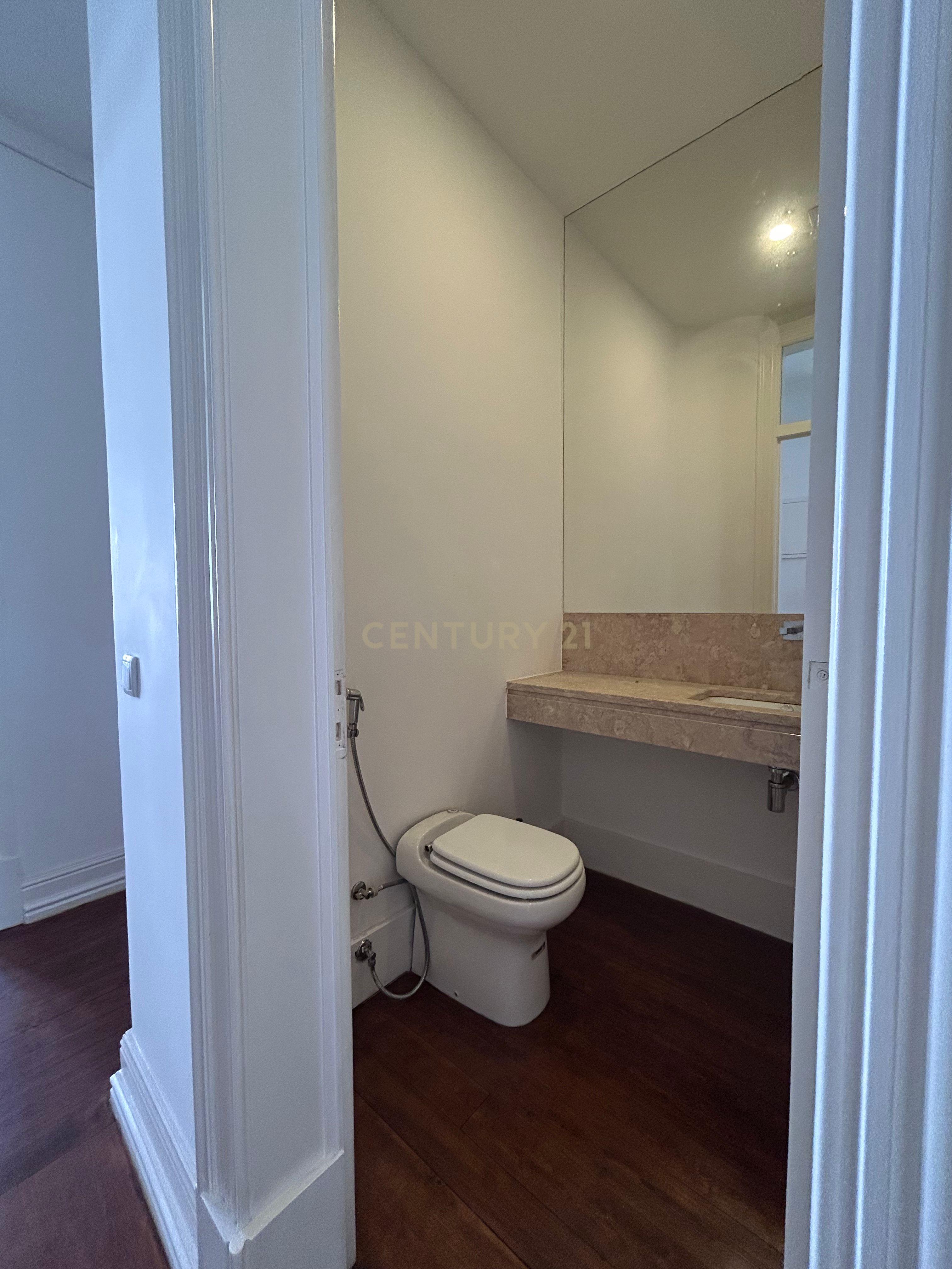 Apartamento T2 em Lisboa, na Av. Joaquim António de Aguiar - Image 8