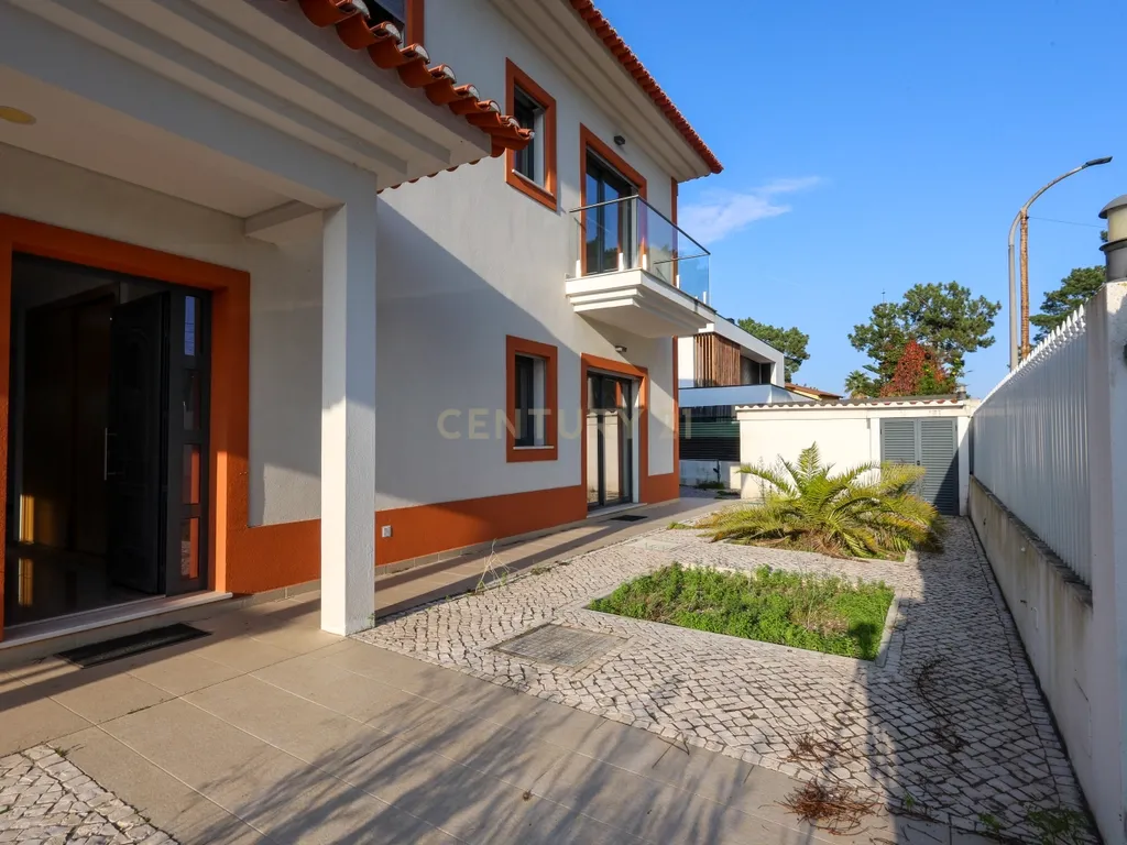 O Refúgio Perfeito no Pinhal da Verdizela – Um Ícone de Luxo, Sofisticação e Versatilidade - Image 1