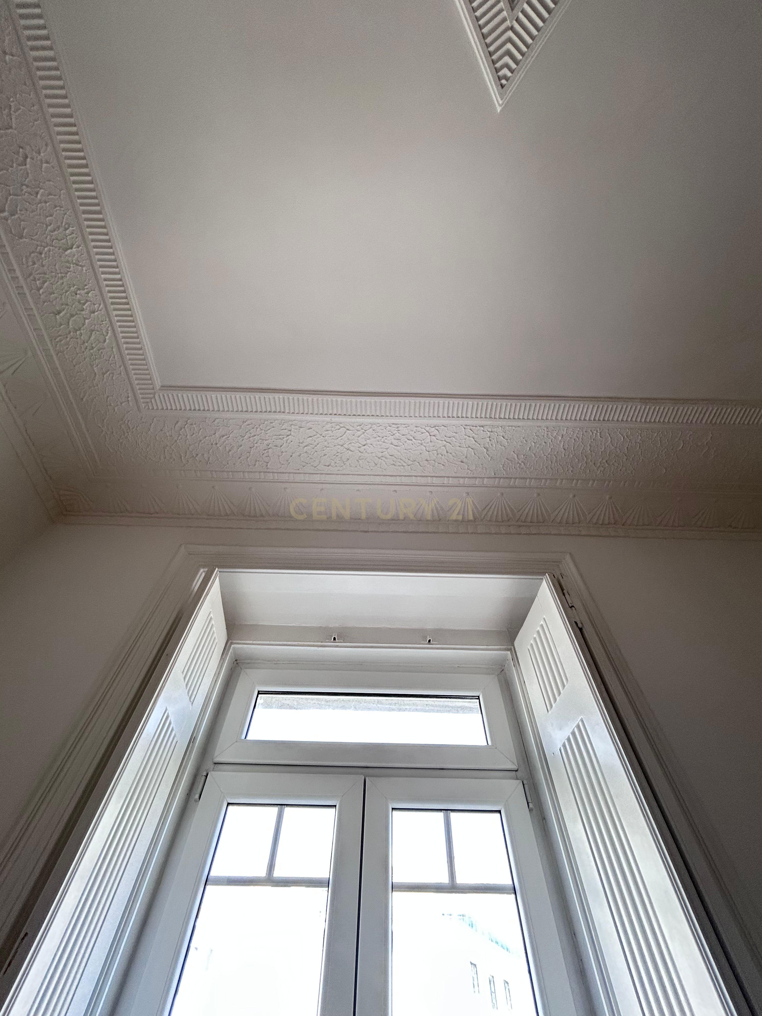 Apartamento T2 em Lisboa, na Av. Joaquim António de Aguiar - Image 22