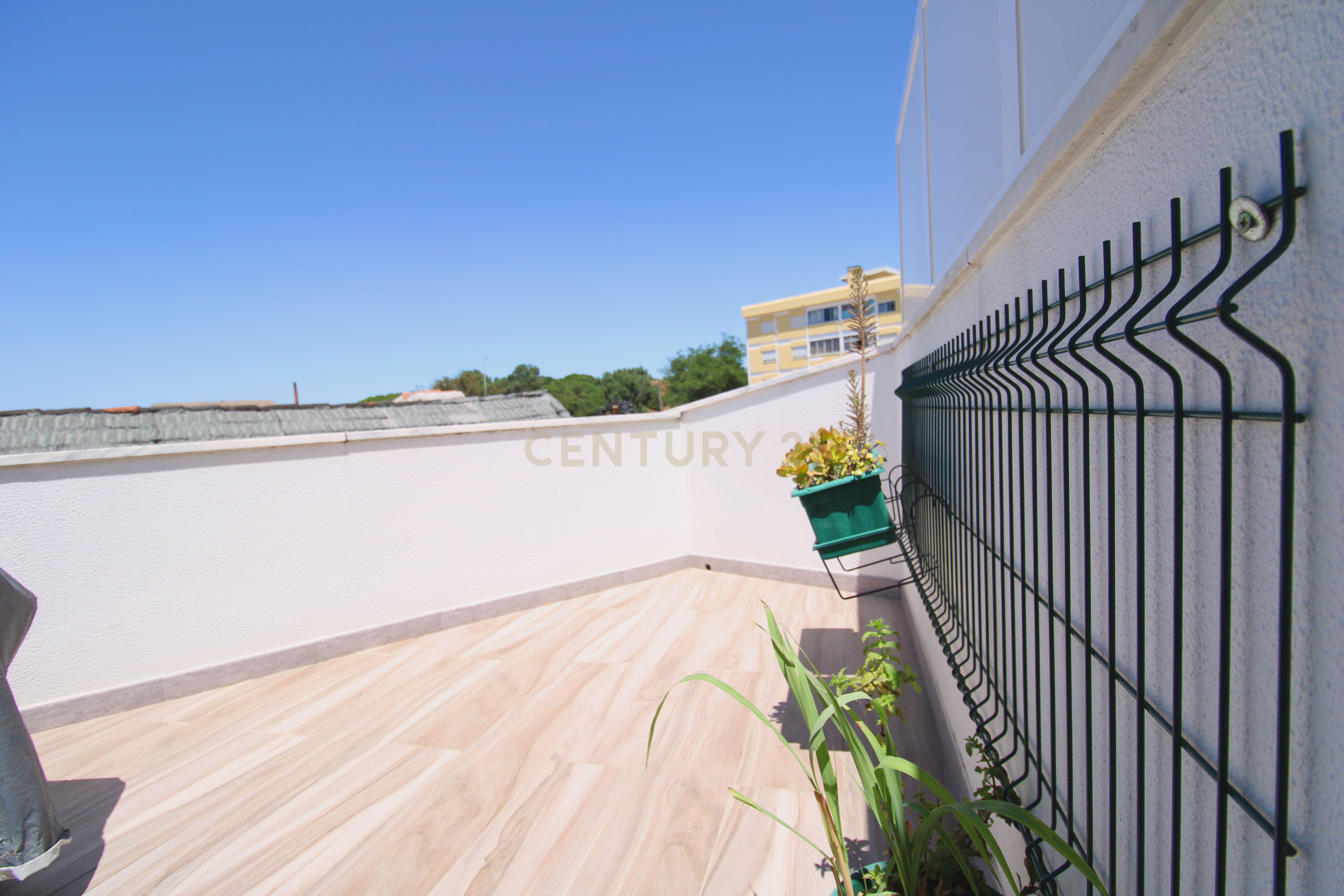 Moradia T1+1 em Arrentela ( Junto á Baía do Seixal) - Image 15