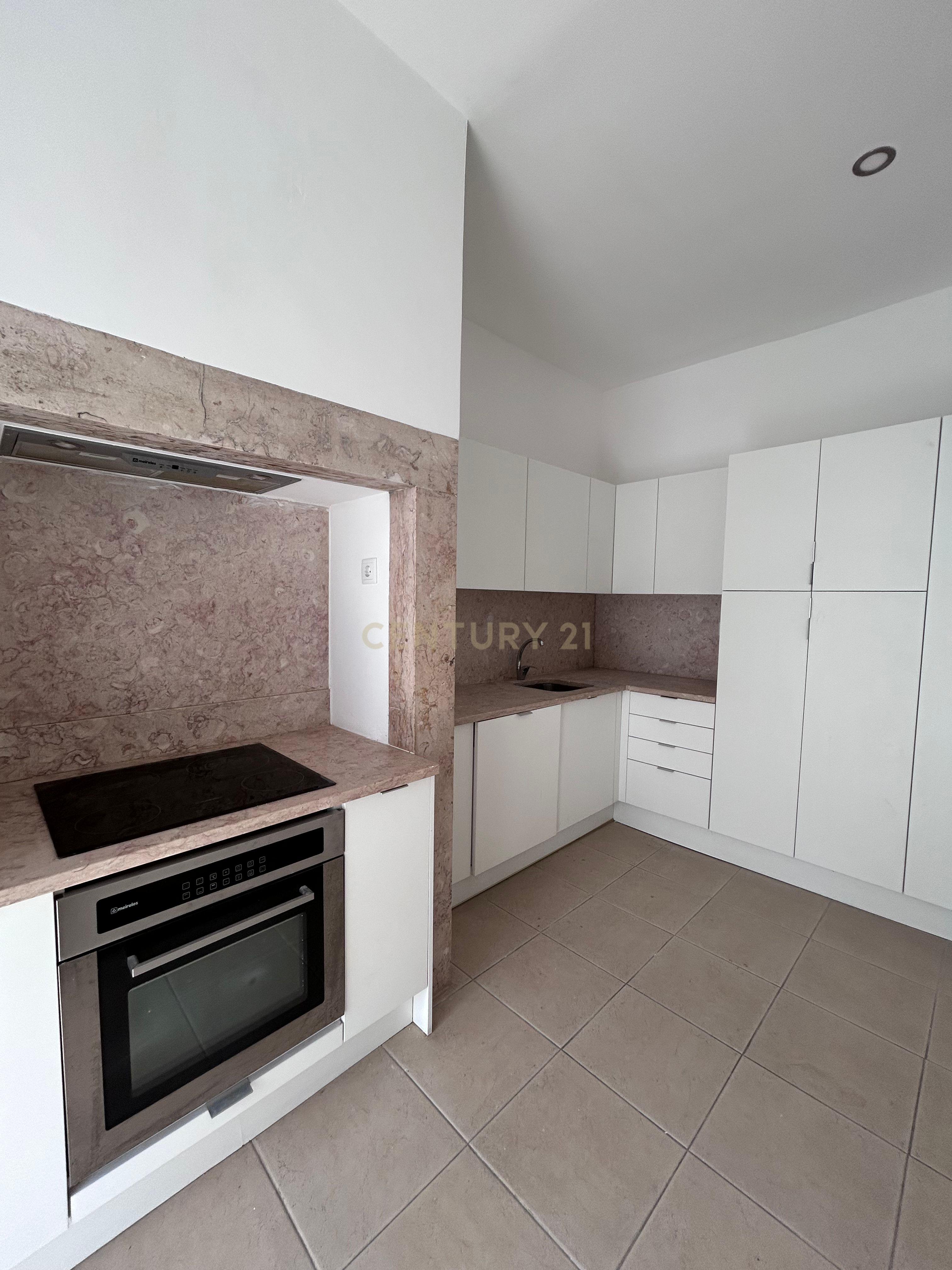 Apartamento T2 em Lisboa, na Av. Joaquim António de Aguiar - Image 18