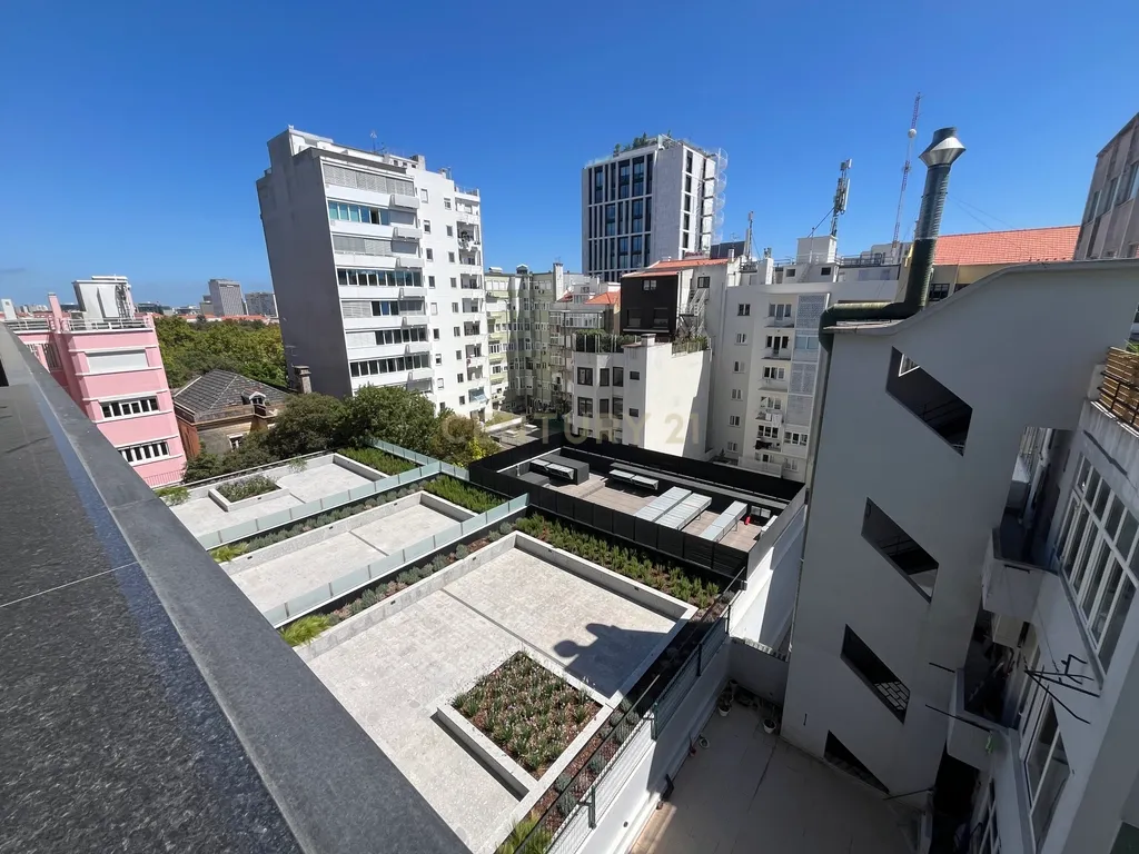 Apartamento novo com 2 quartos, com varandas, garagem e arrecadação - Image 5