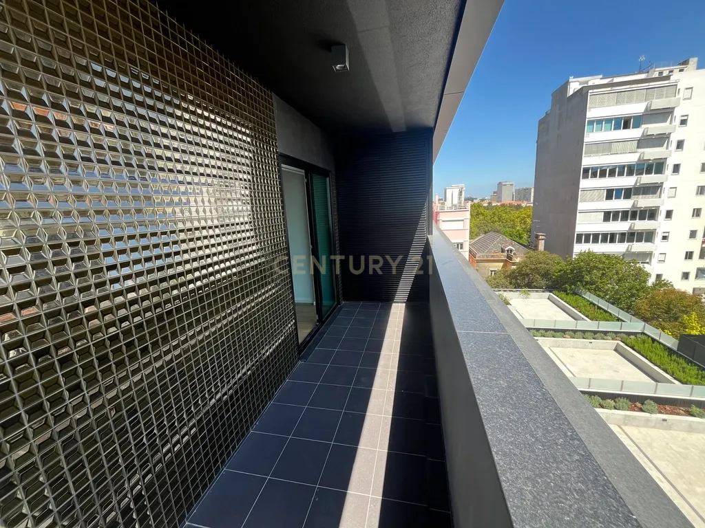 Apartamento novo com 2 quartos, com varandas, garagem e arrecadação - Image 6