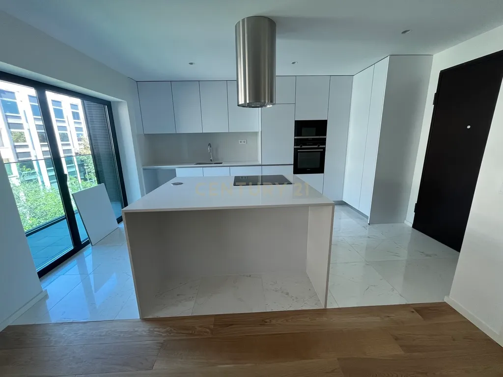 Apartamento novo com 2 quartos, com varandas, garagem e arrecadação - Image 9