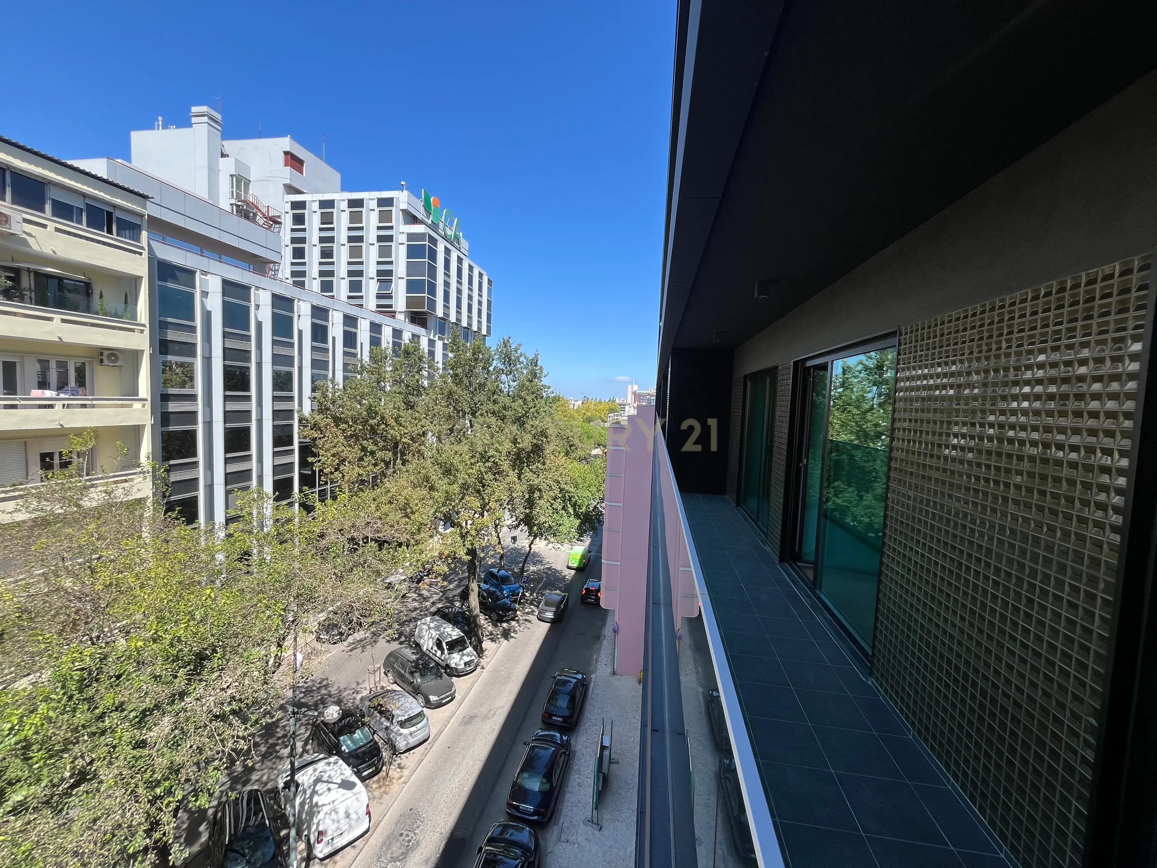Apartamento a estrear con um quarto, garagem e arrecadação a pé do Parque Eduardo VII - Image 6