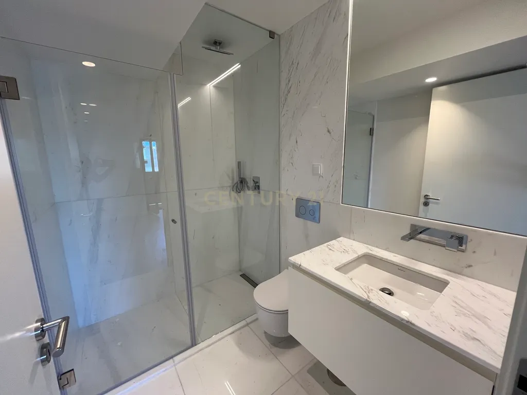 Apartamento novo com 2 quartos, com varandas, garagem e arrecadação - Image 11