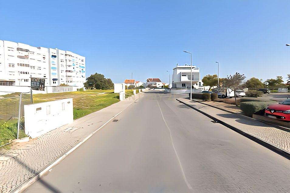 Terreno Urbano de 175 m² com Projeto de Moradias Aprovado em Santo António da Charneca, Barreiro - Image 5