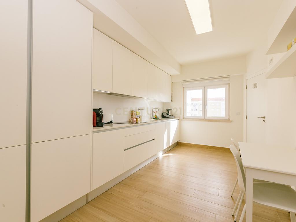 Apartamento T3 no Montijo - Image 1