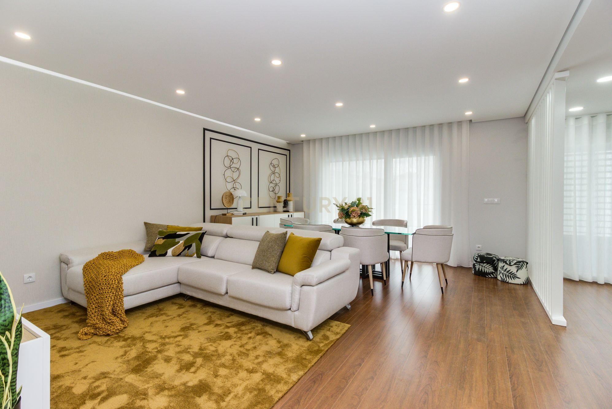 T3 NOVO com varandas e parqueamento - Image 4