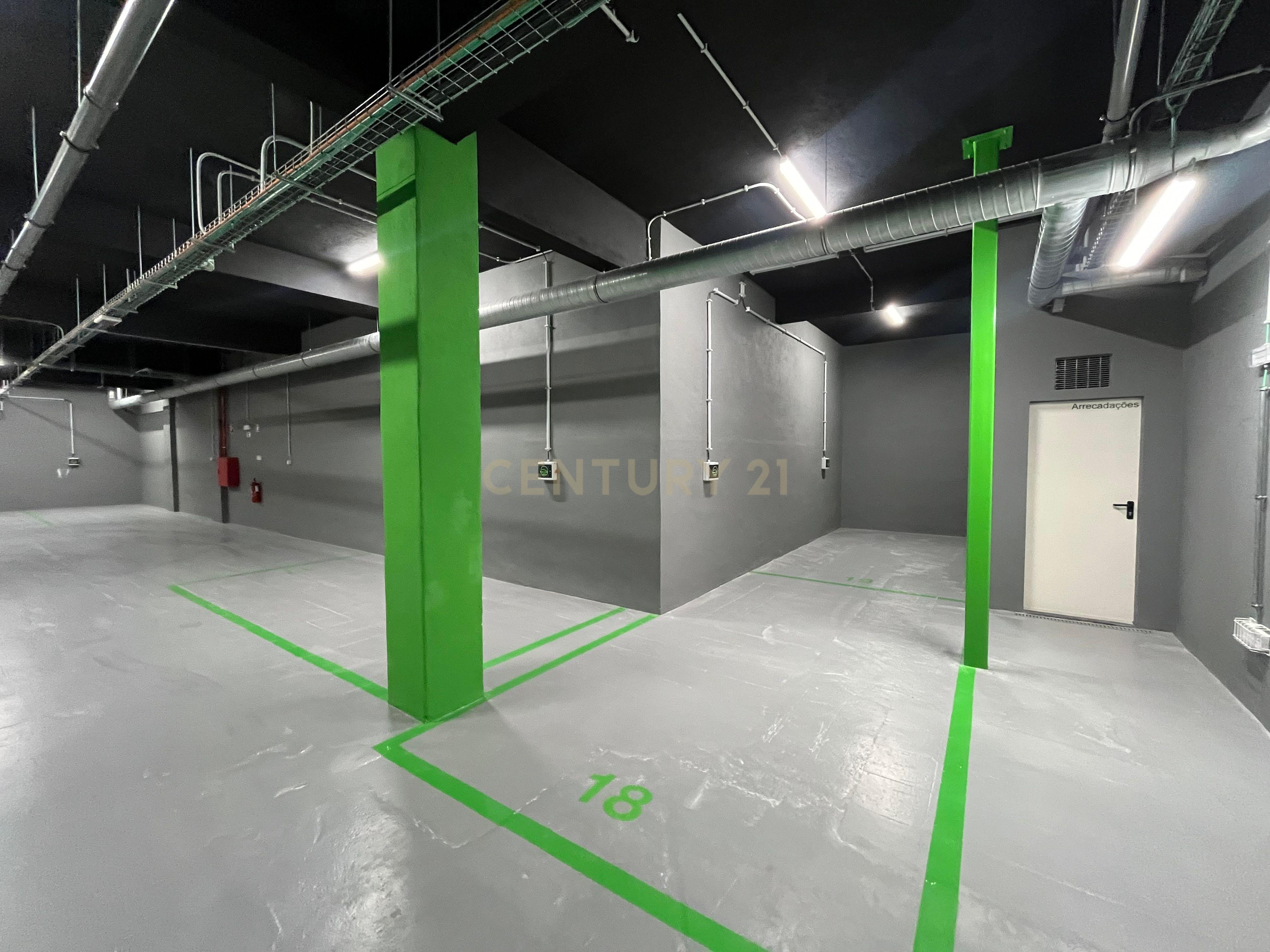 Apartamento a estrear con um quarto, garagem e arrecadação a pé do Parque Eduardo VII - Image 20