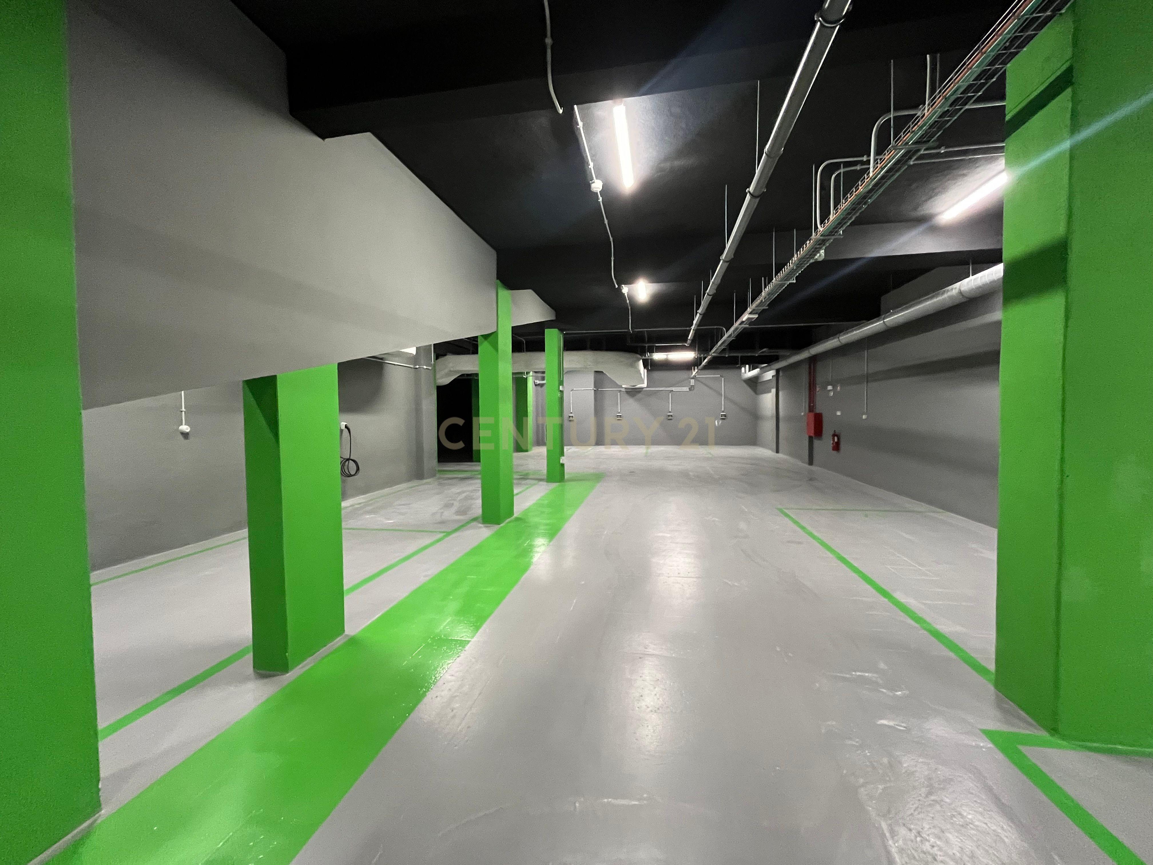 Apartamento a estrear con um quarto, garagem e arrecadação a pé do Parque Eduardo VII - Image 15