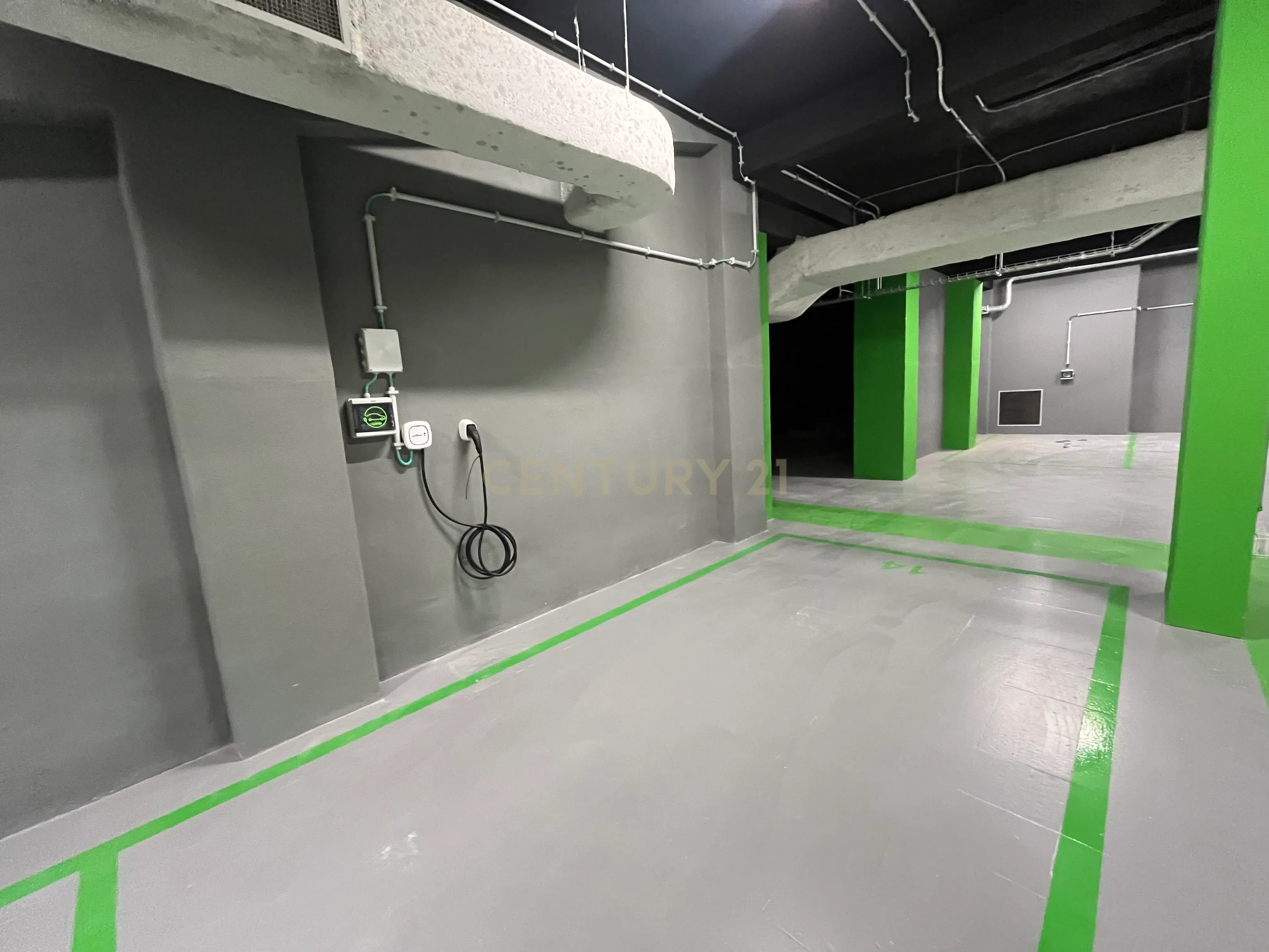Apartamento a estrear con um quarto, garagem e arrecadação a pé do Parque Eduardo VII - Image 19