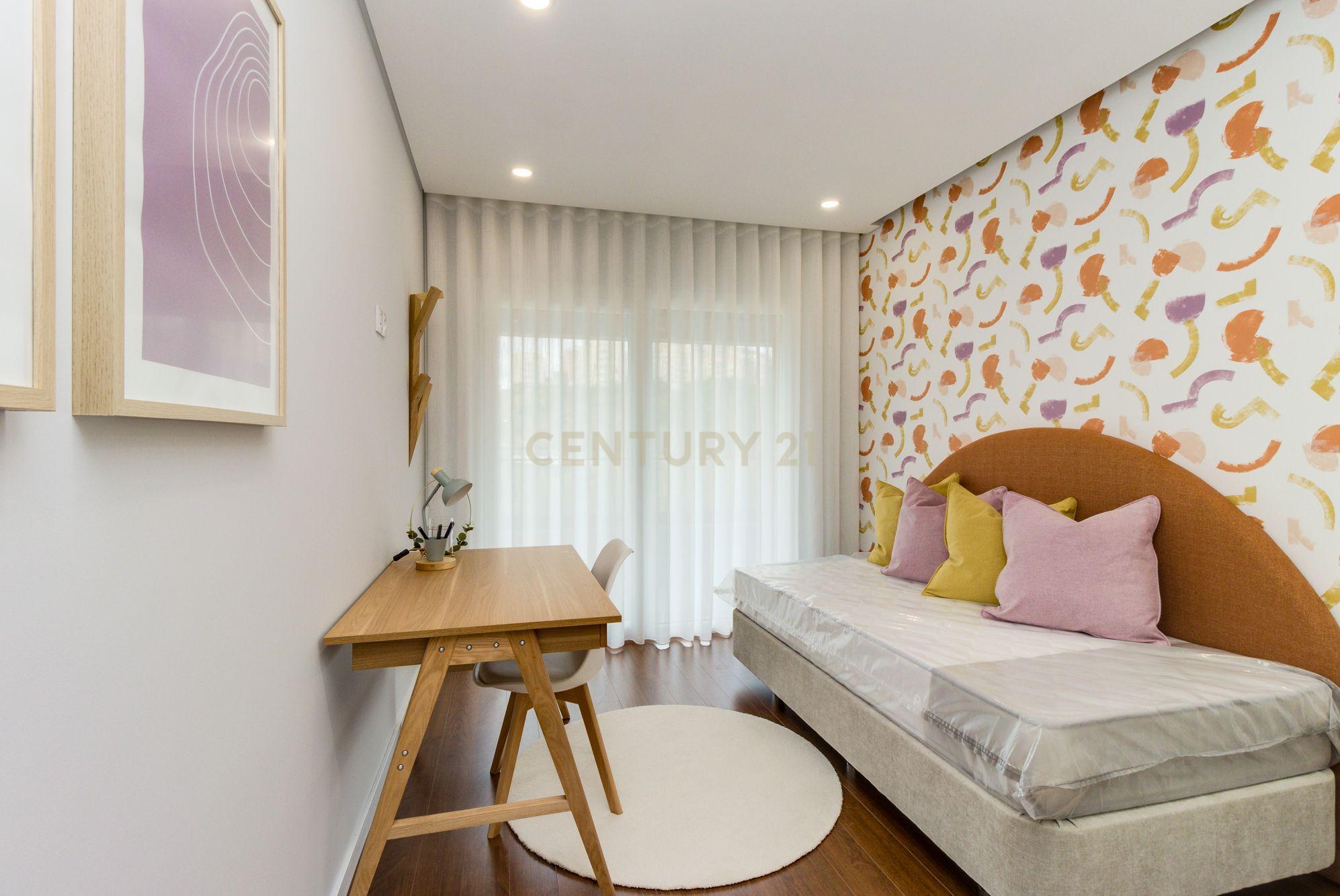 T3 NOVO com varandas e parqueamento - Image 20