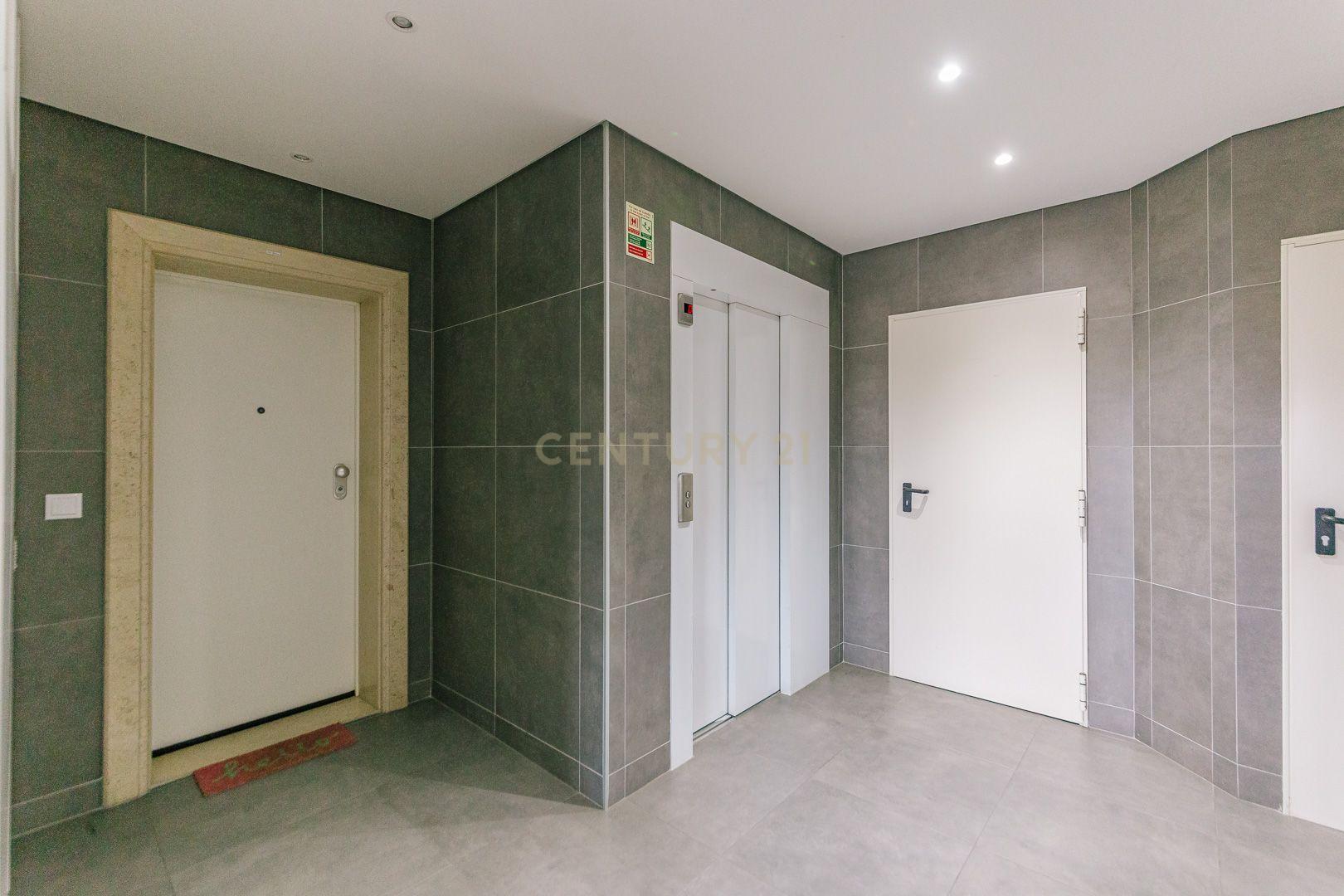 Apartamento T3 no Montijo - Image 40