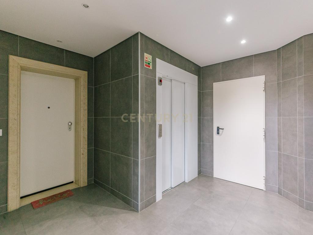 Apartamento T3 no Montijo - Image 40