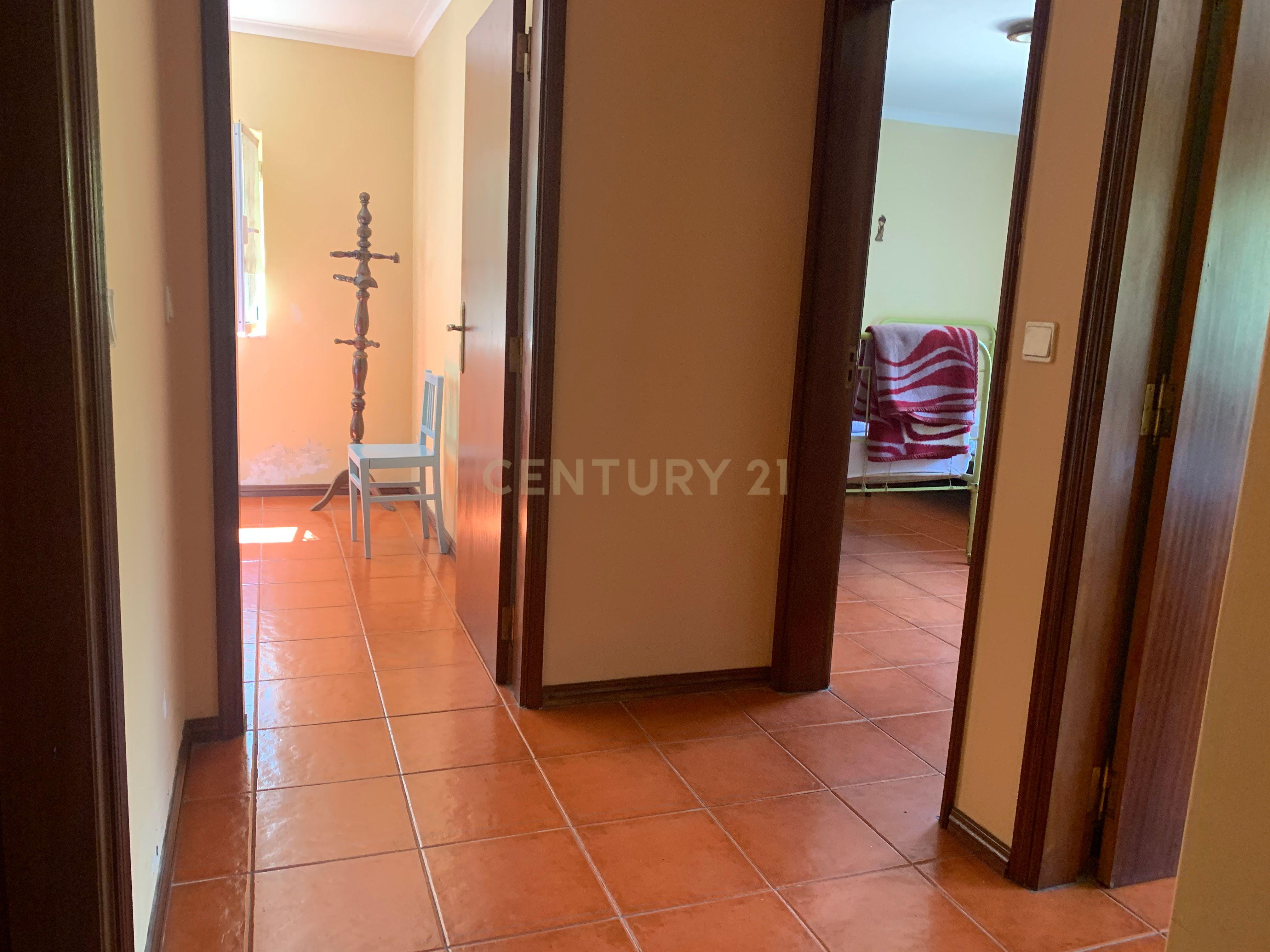 Moradia Térrea com 10.000m2 tereno no Gerês - Image 14