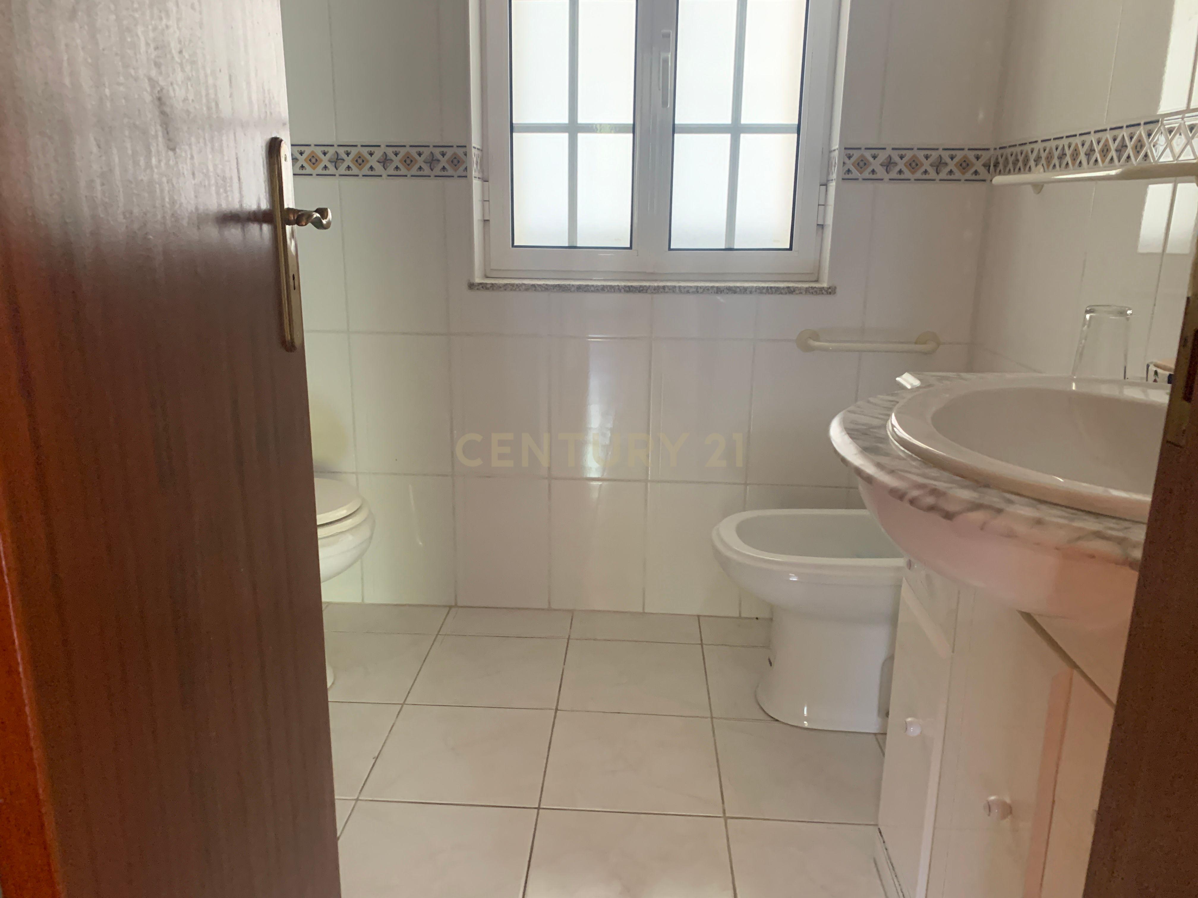Moradia Térrea com 10.000m2 tereno no Gerês - Image 8